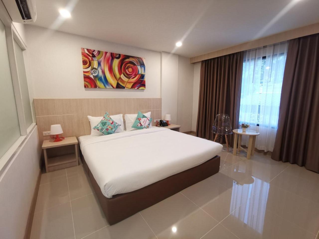 Superior King Room - Photo 12