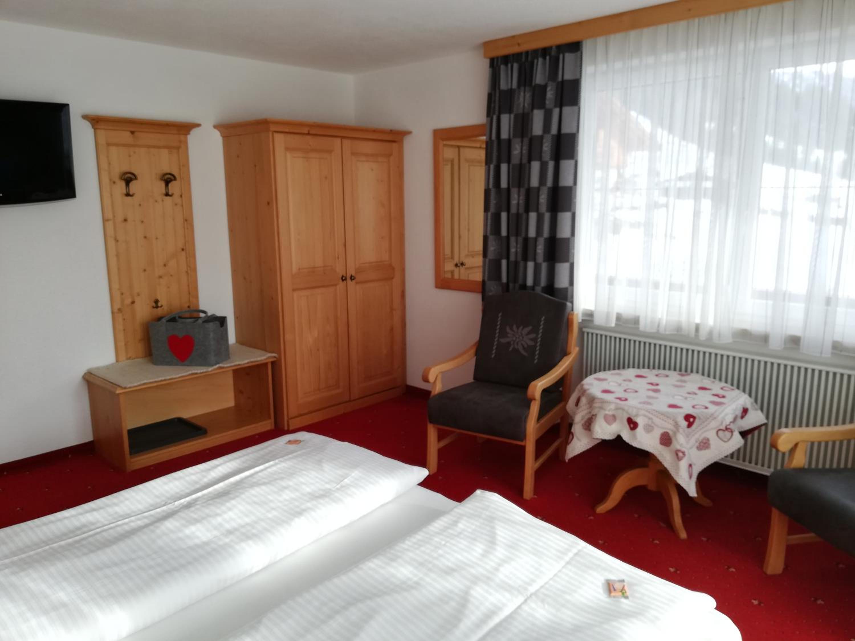 Two-Bedroom Apartment with Balcony photo 3
