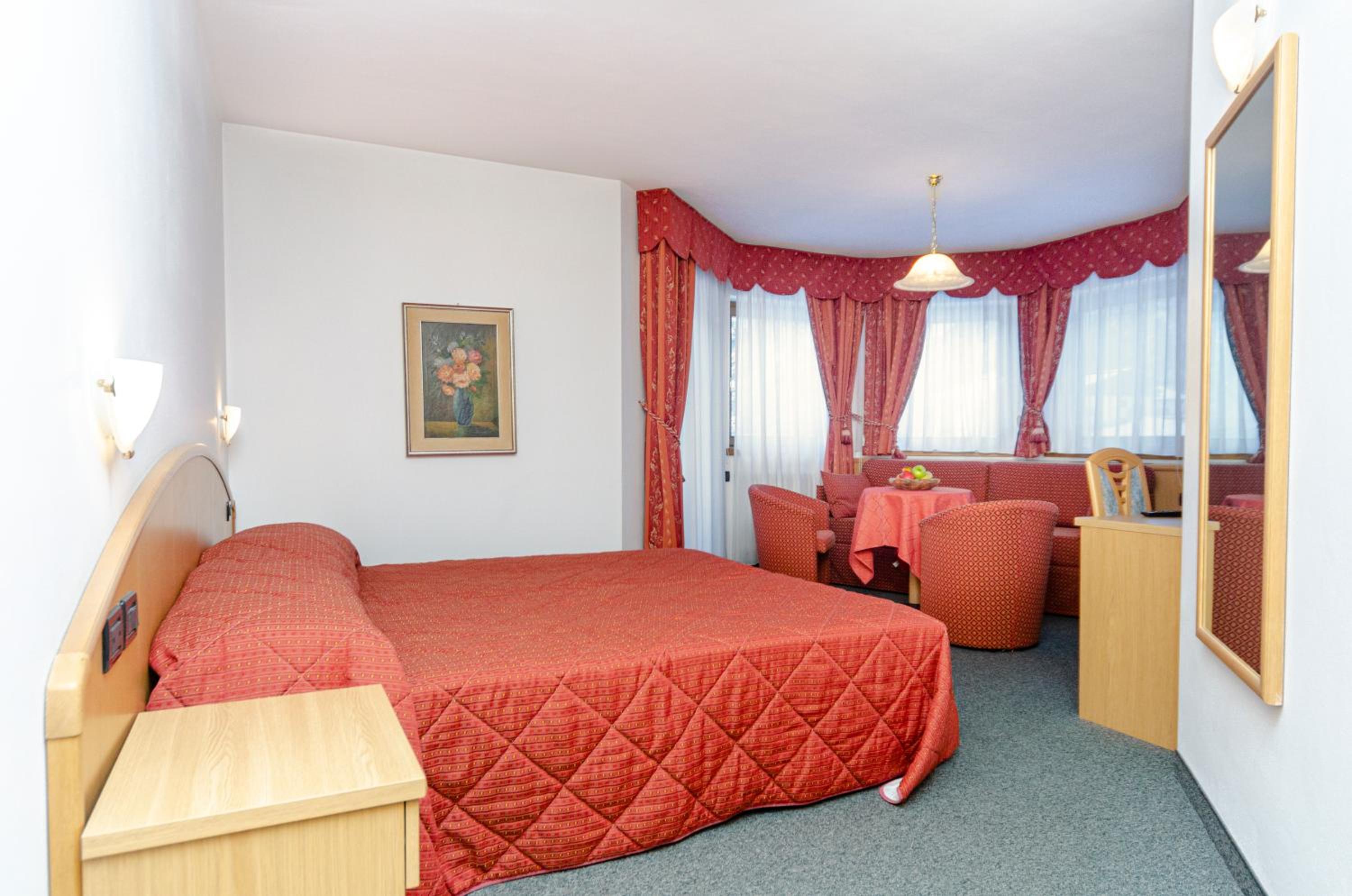 Deluxe Double Room photo 3