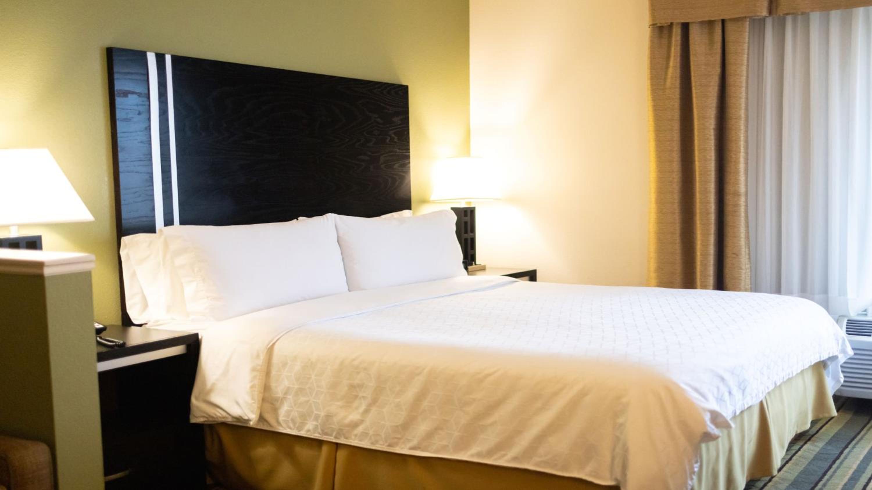 King Suite - Photo 13