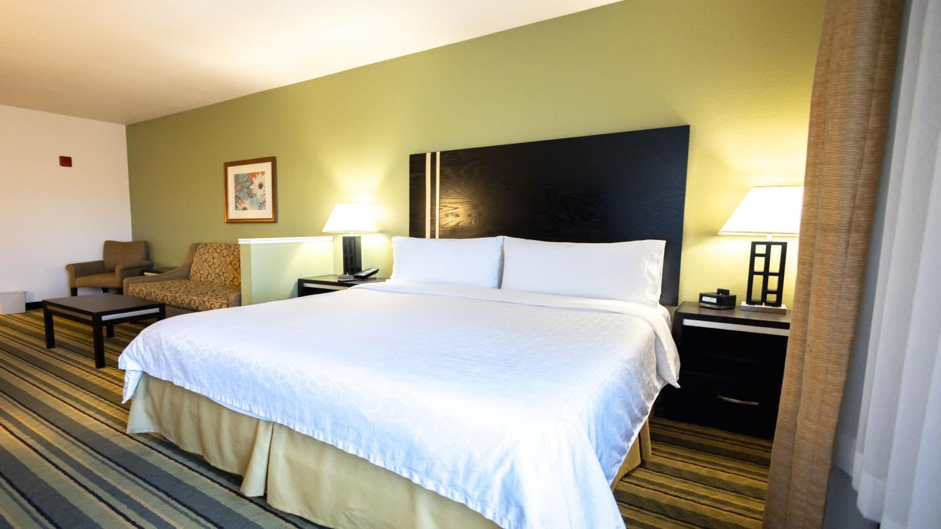 King Suite - Photo 16