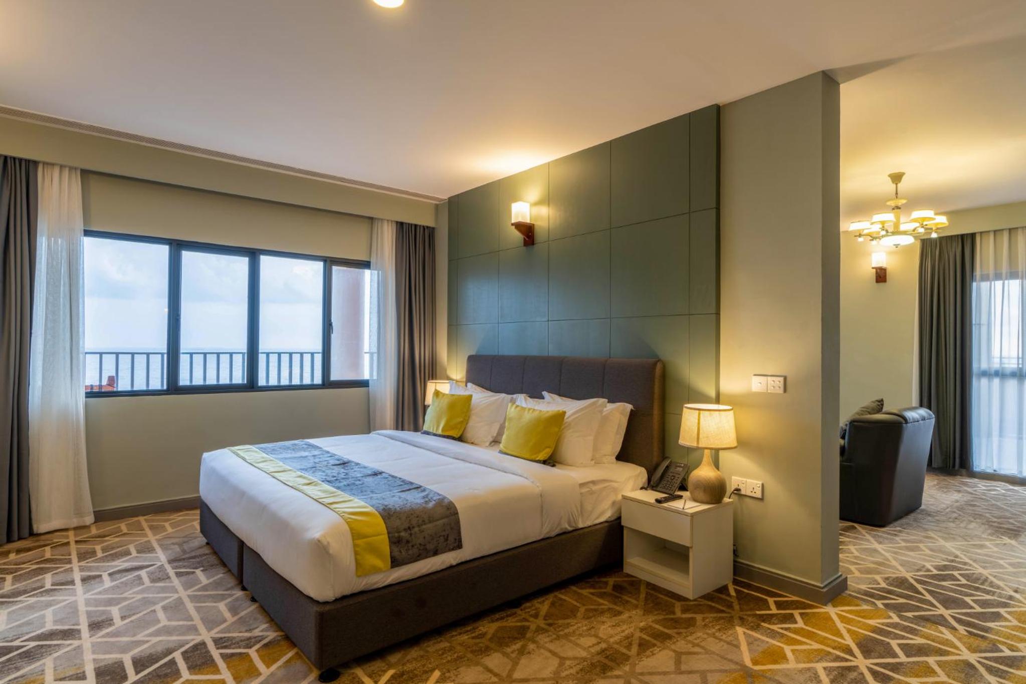 Executive Suite (Free Return Airport Transfer & 10% discount on Food & Beverage) - Photo 2
