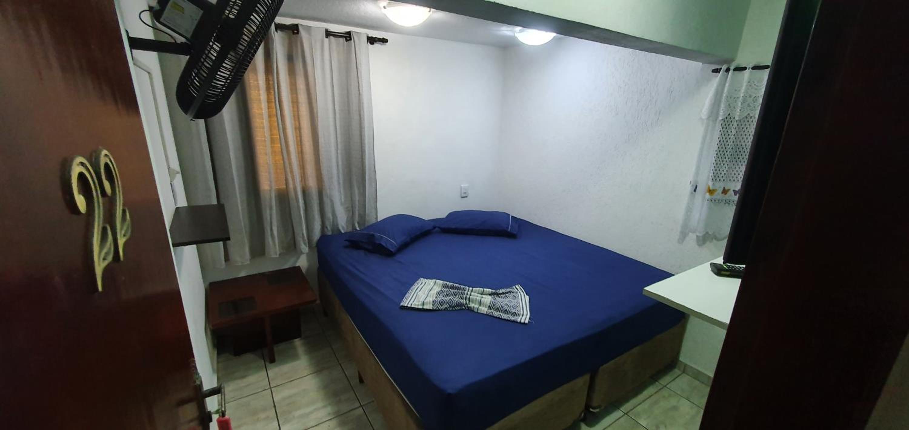 Super-King Room with shared bathroom