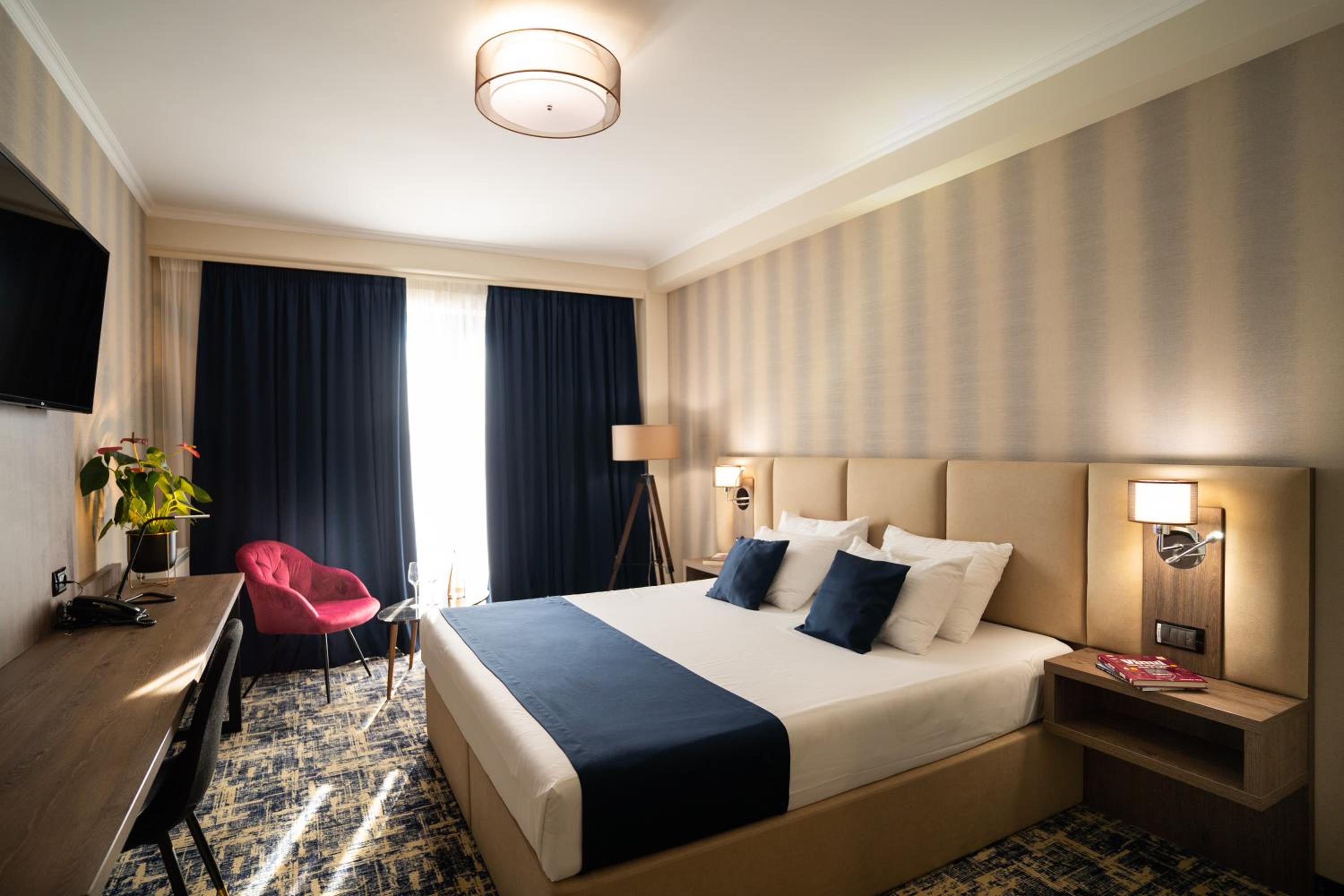 Deluxe Double Room with Balcony - Photo 1