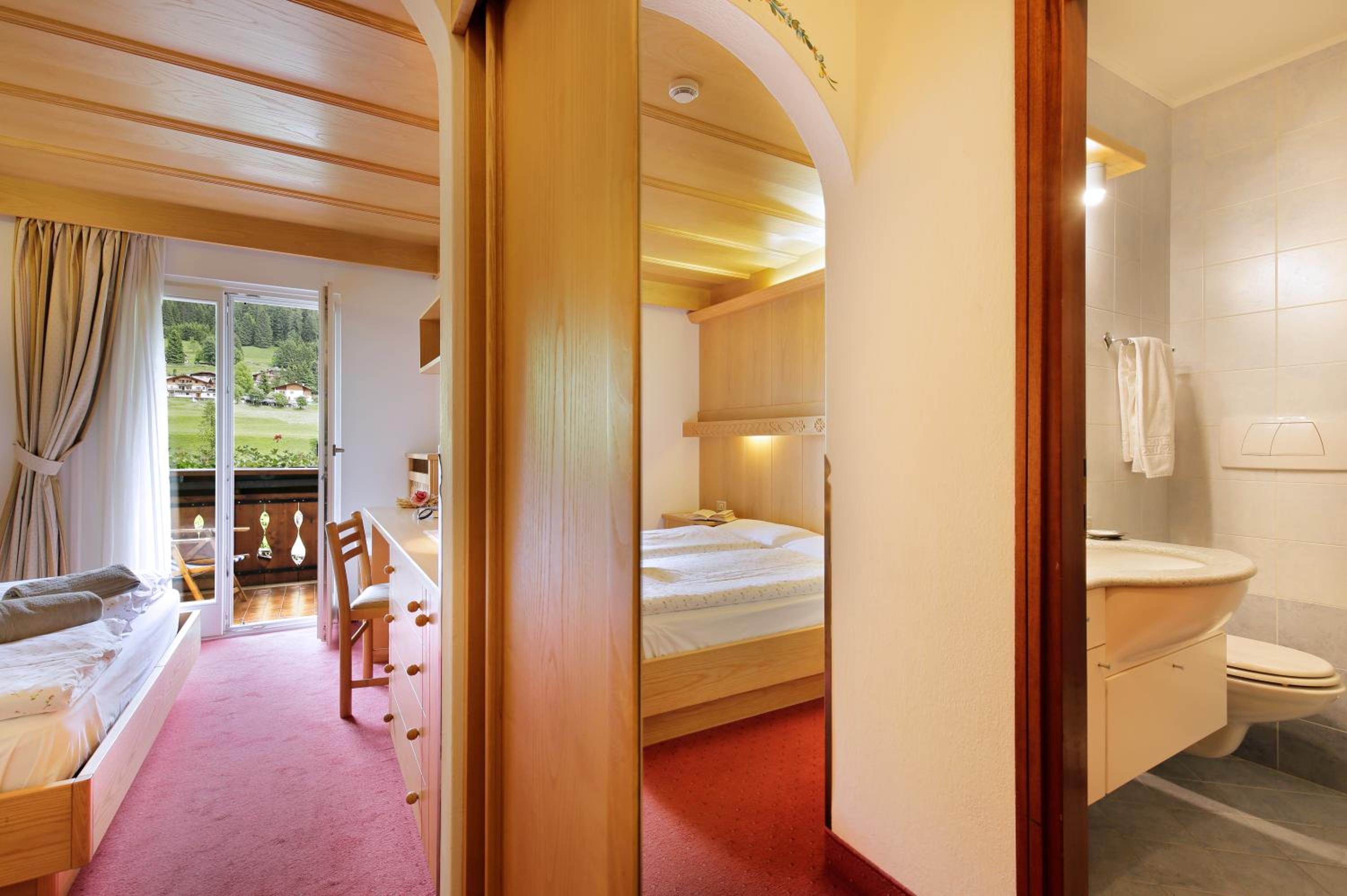 Economy Double Or Twin Room photo 2