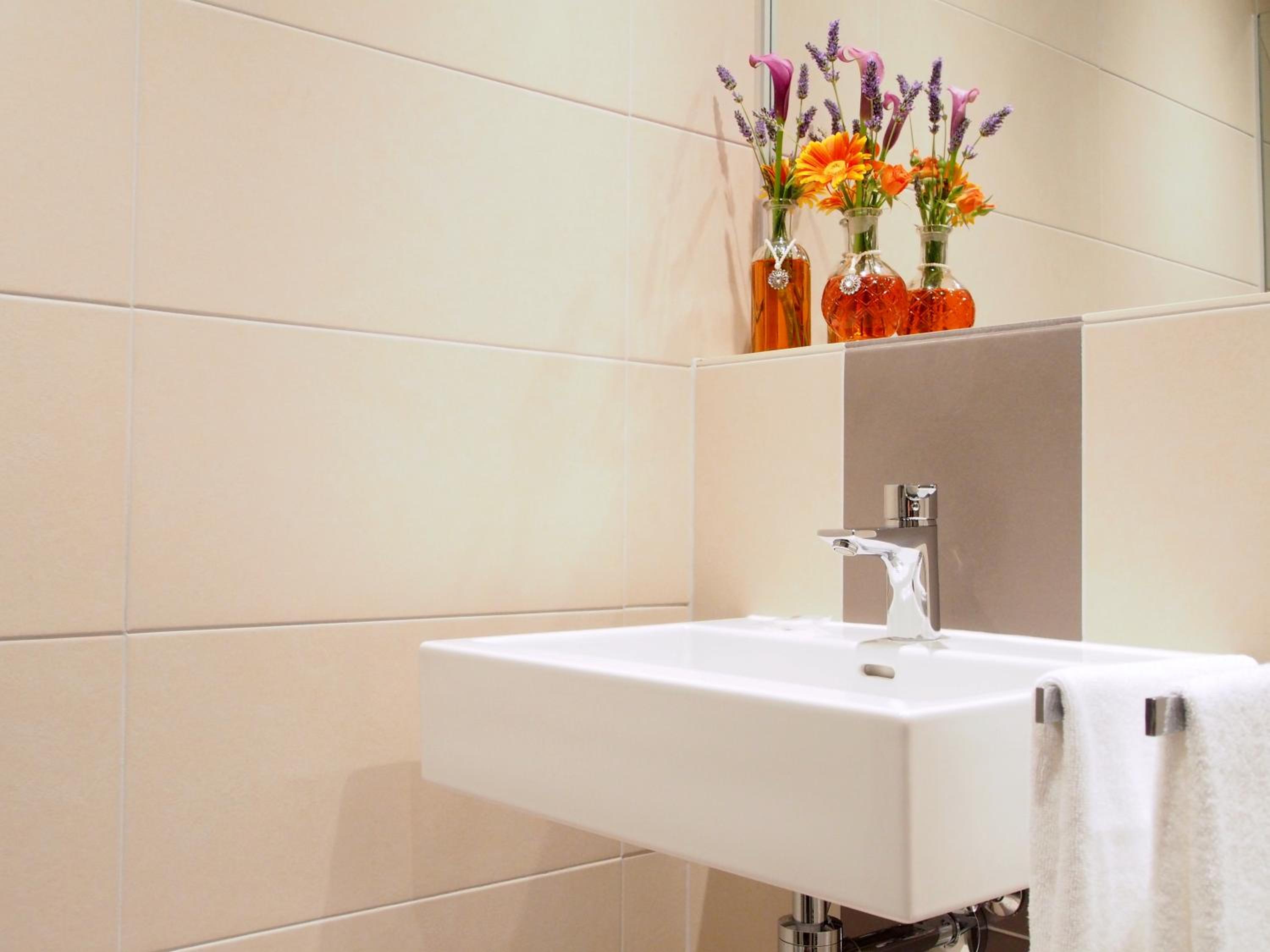 Single Room with Bathroom photo 2