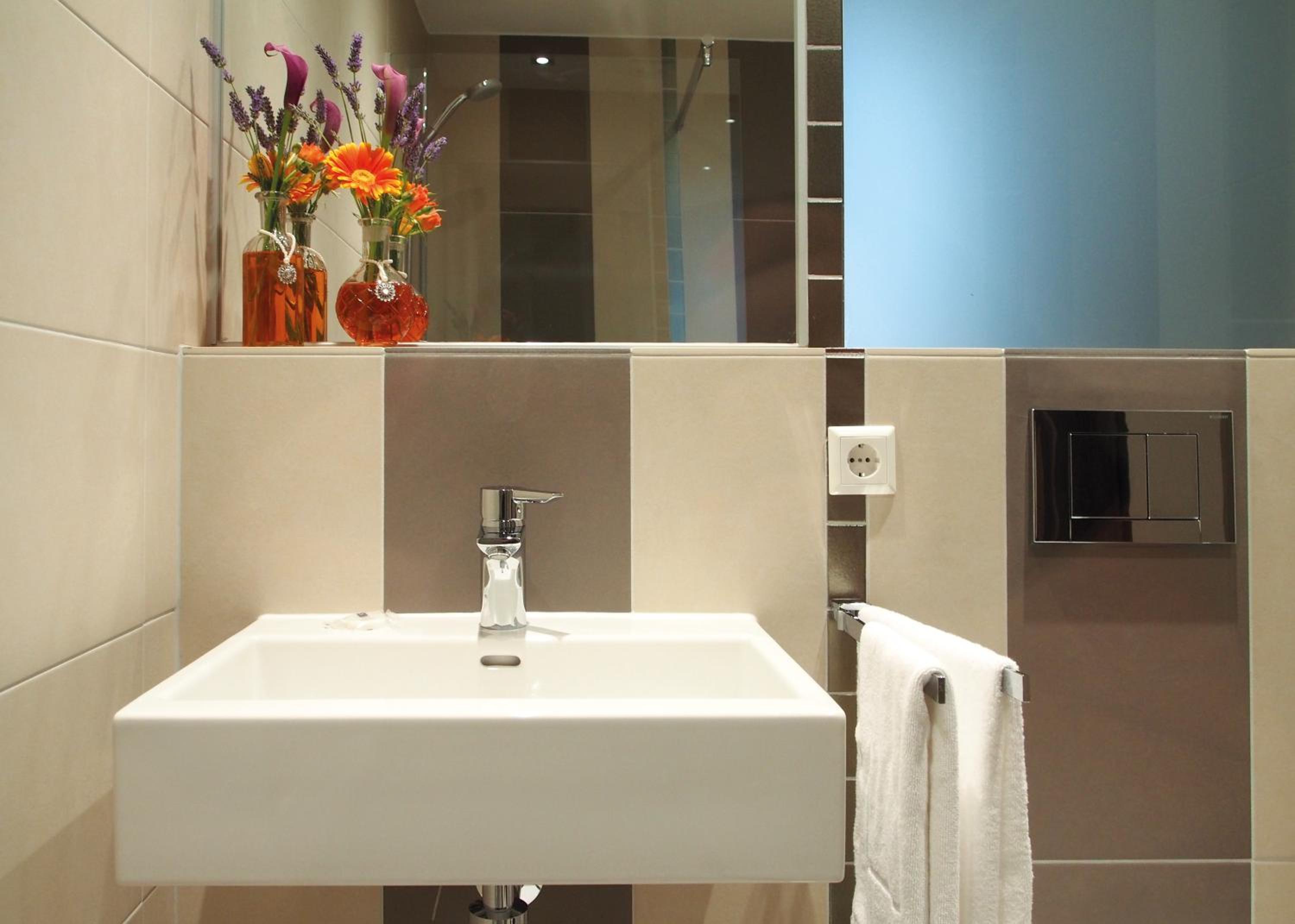 Double Room with Private Bathroom - Photo 5