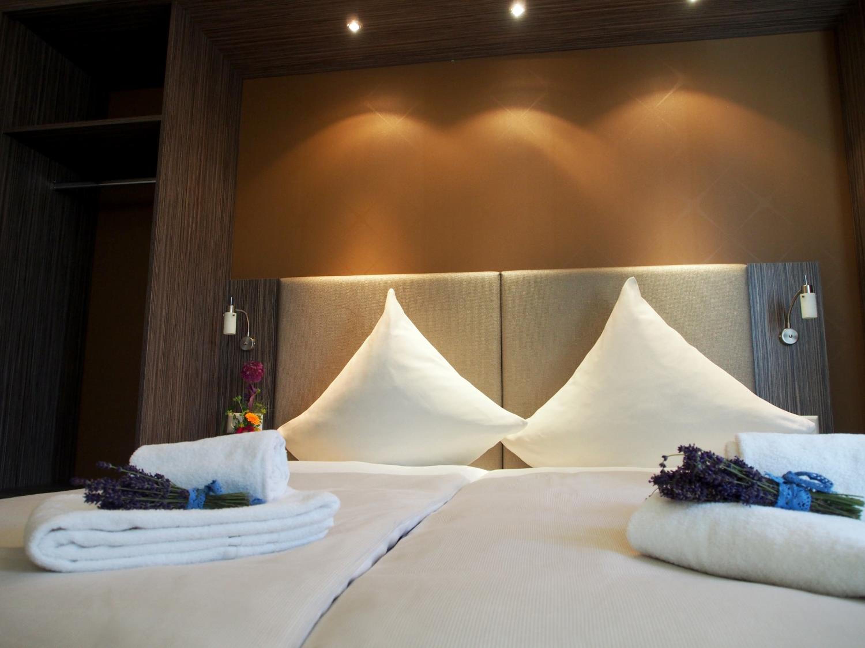 Double Room with Private Bathroom - Photo 1