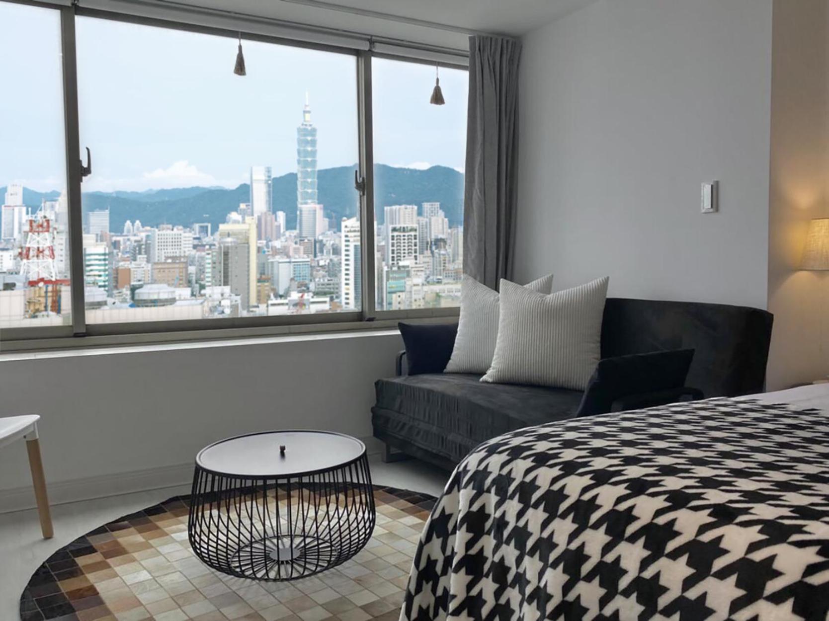 101 View Family Studio J2
