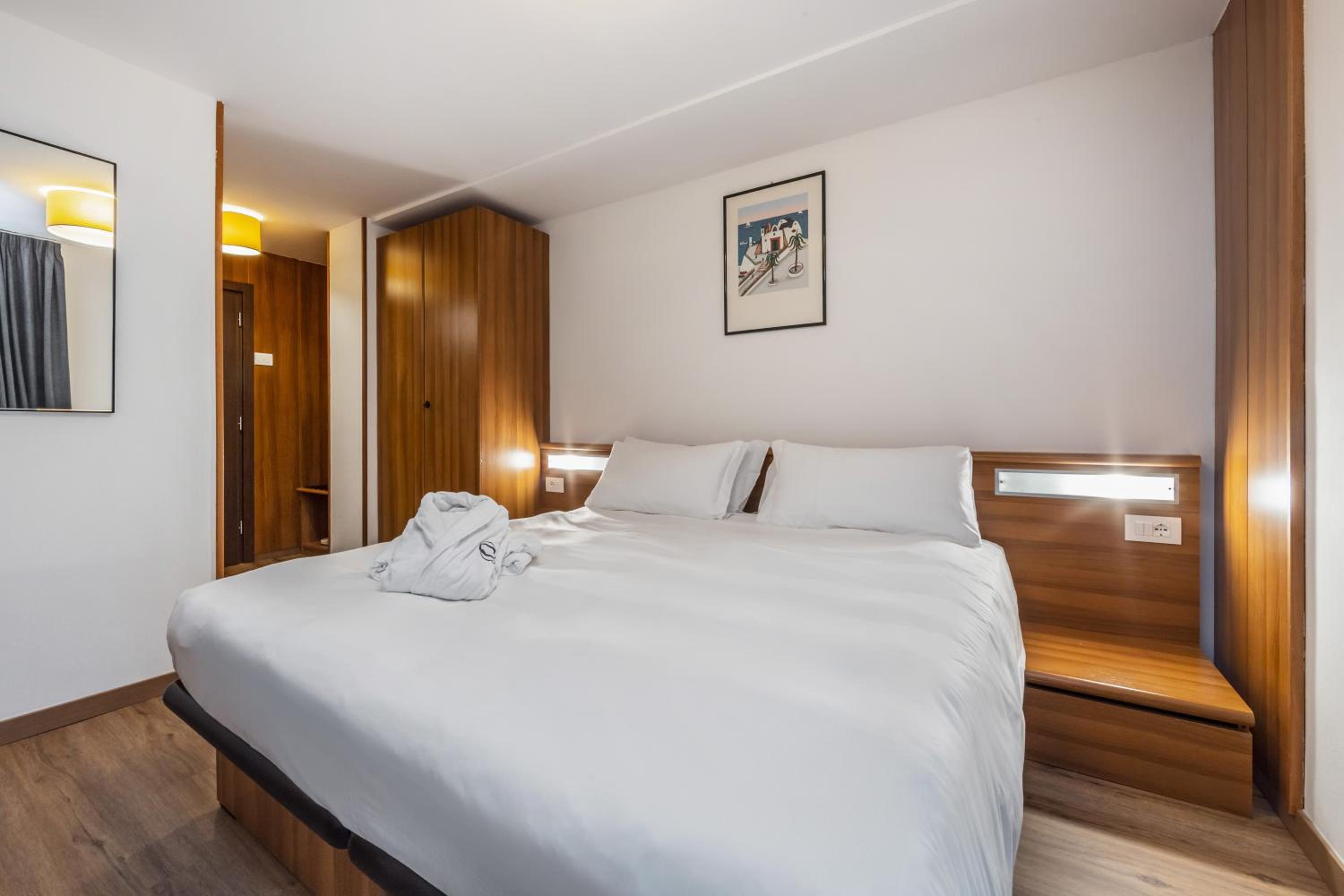 Double or Twin Room - Photo 1