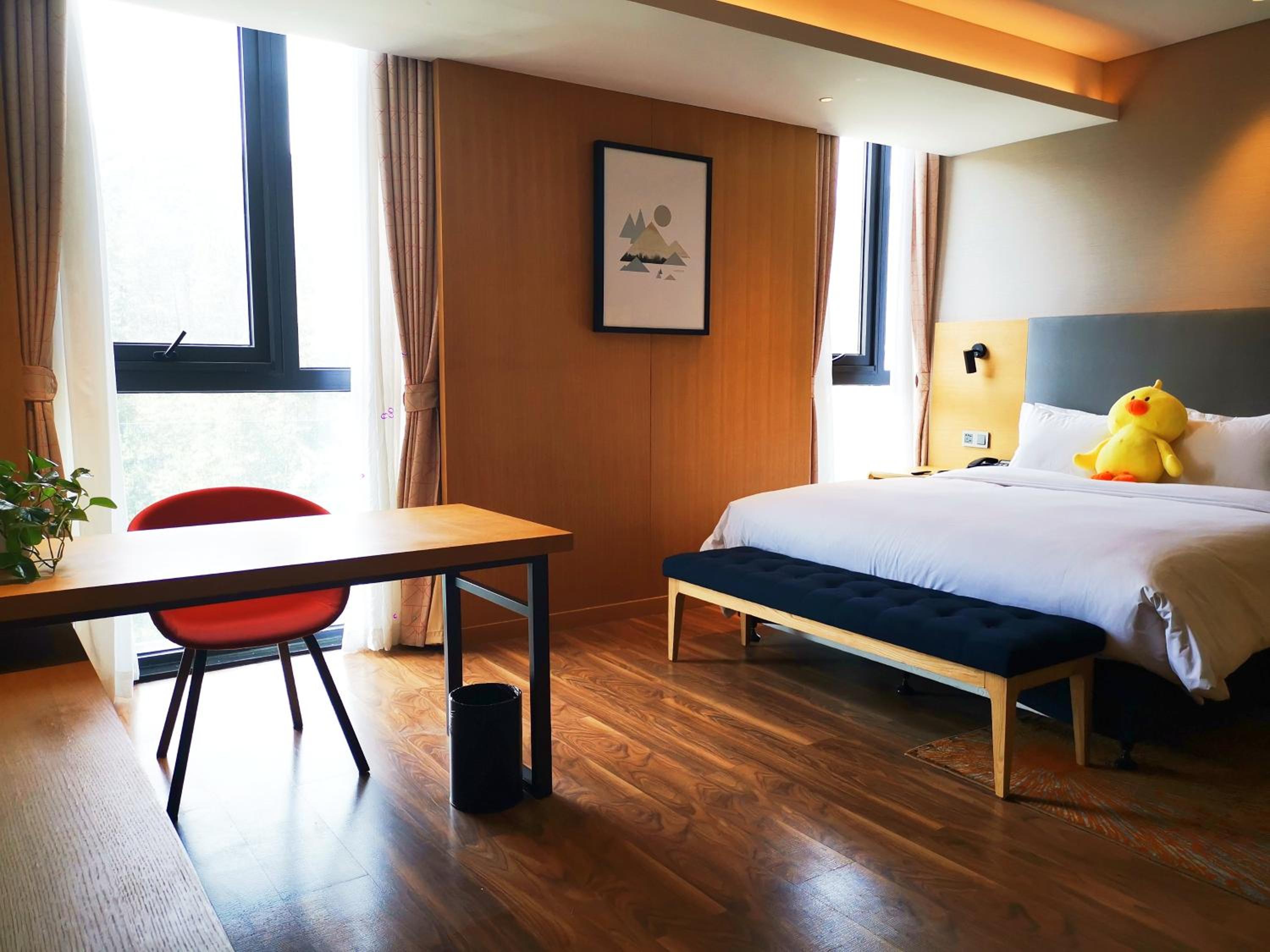 Mainland Chinese Citizens - Standard King Room with Bunk Bed photo 1