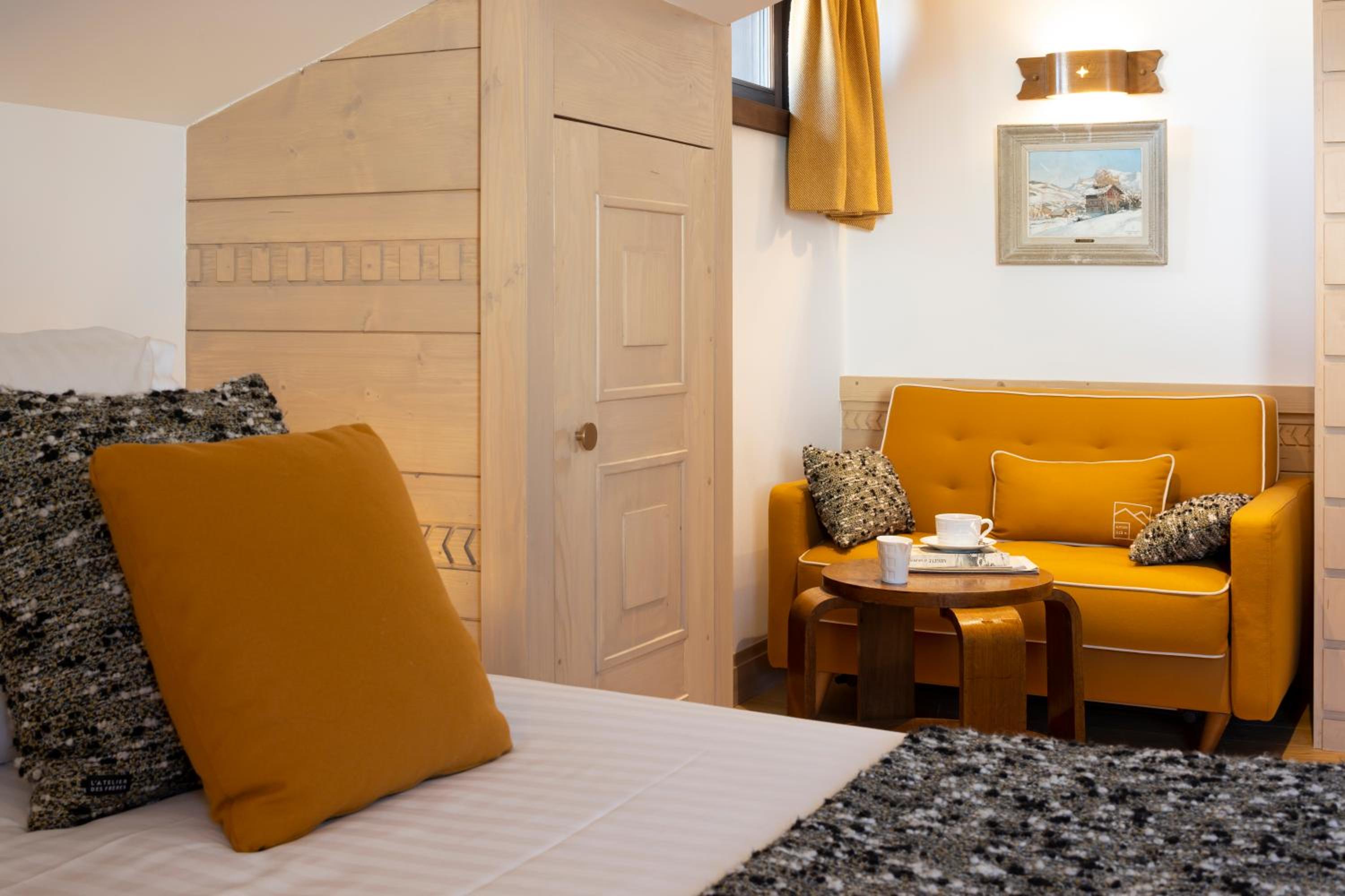 Superior Double Room (Top Floor) - Photo 6