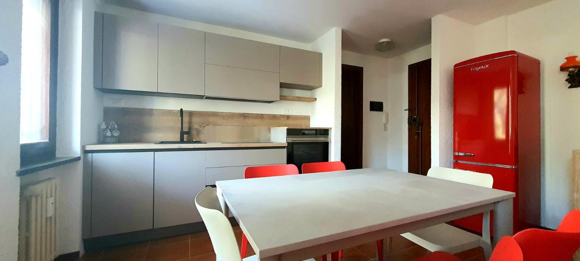 Apartment photo 2