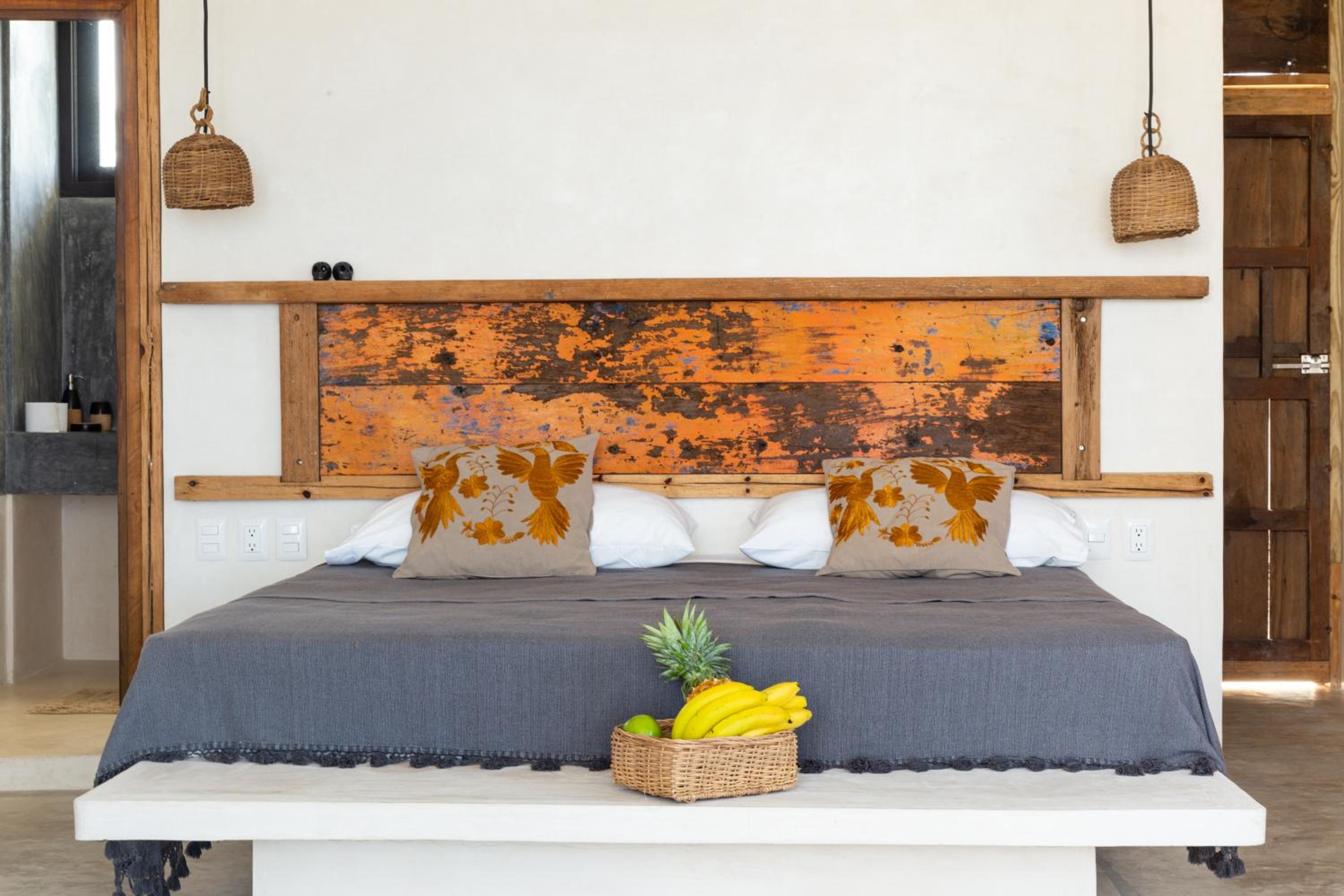 Deluxe Ocean View king size bed with plunge pool and terrace - Photo 35