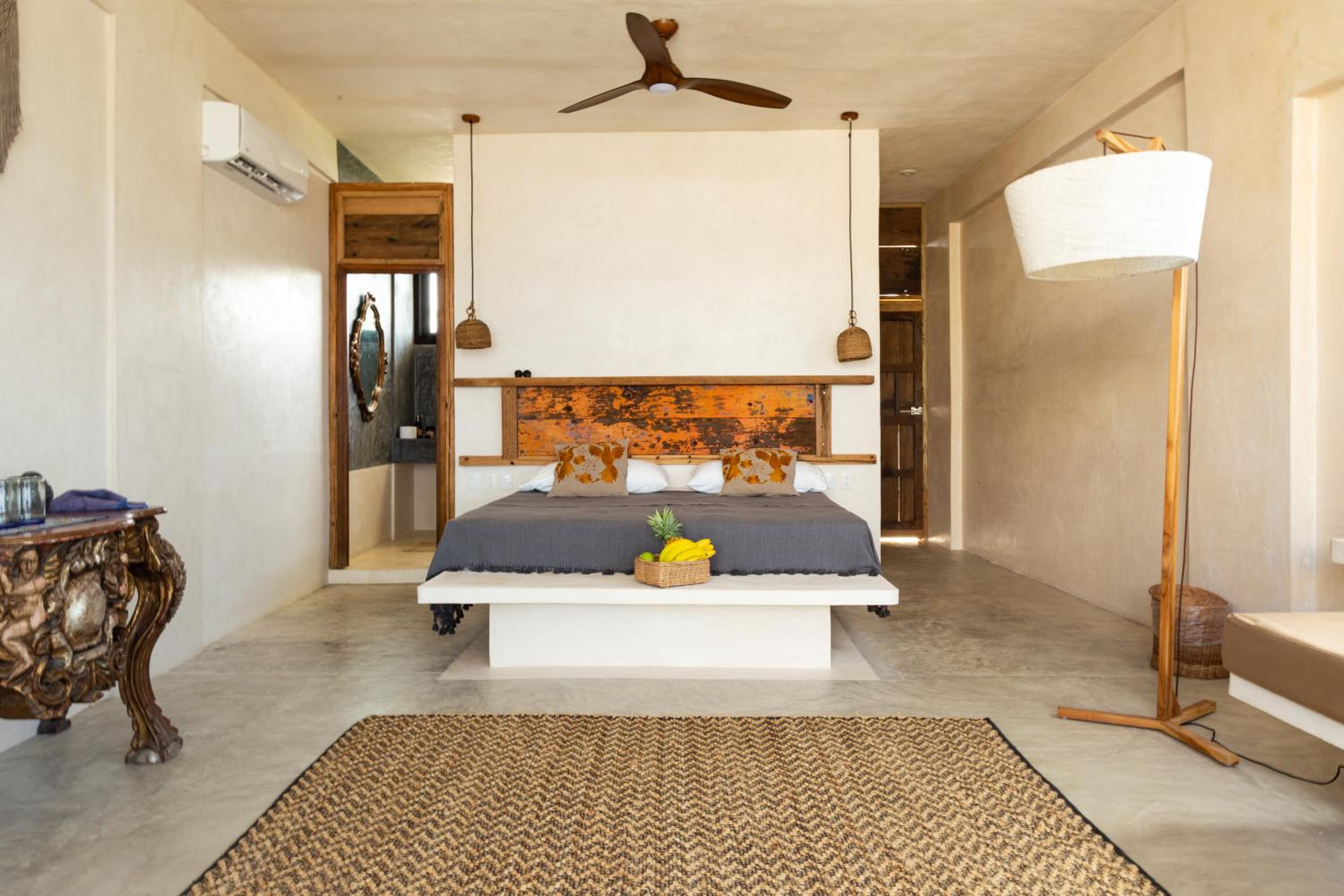 Deluxe Ocean View king size bed with plunge pool and terrace - Photo 36