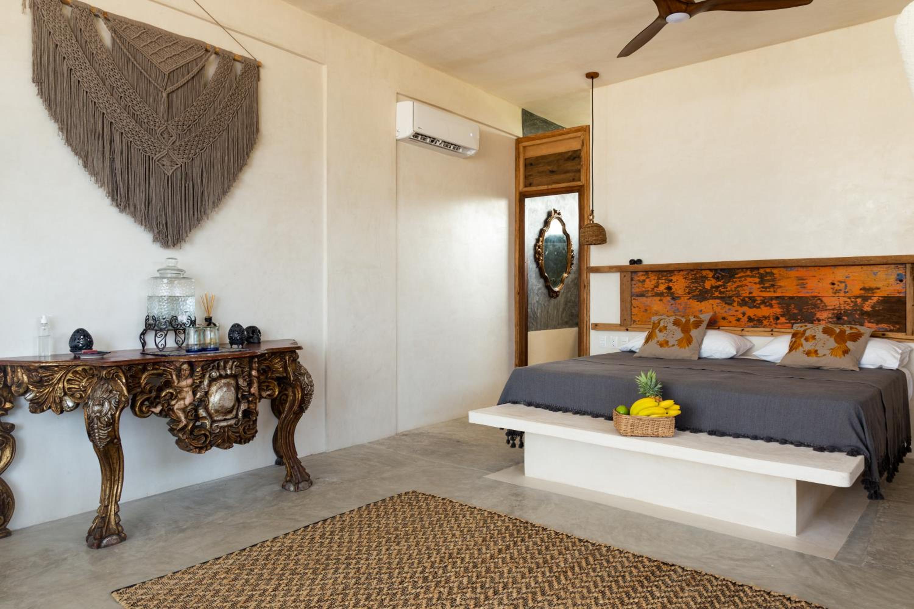 Deluxe Ocean View king size bed with plunge pool and terrace - Photo 34