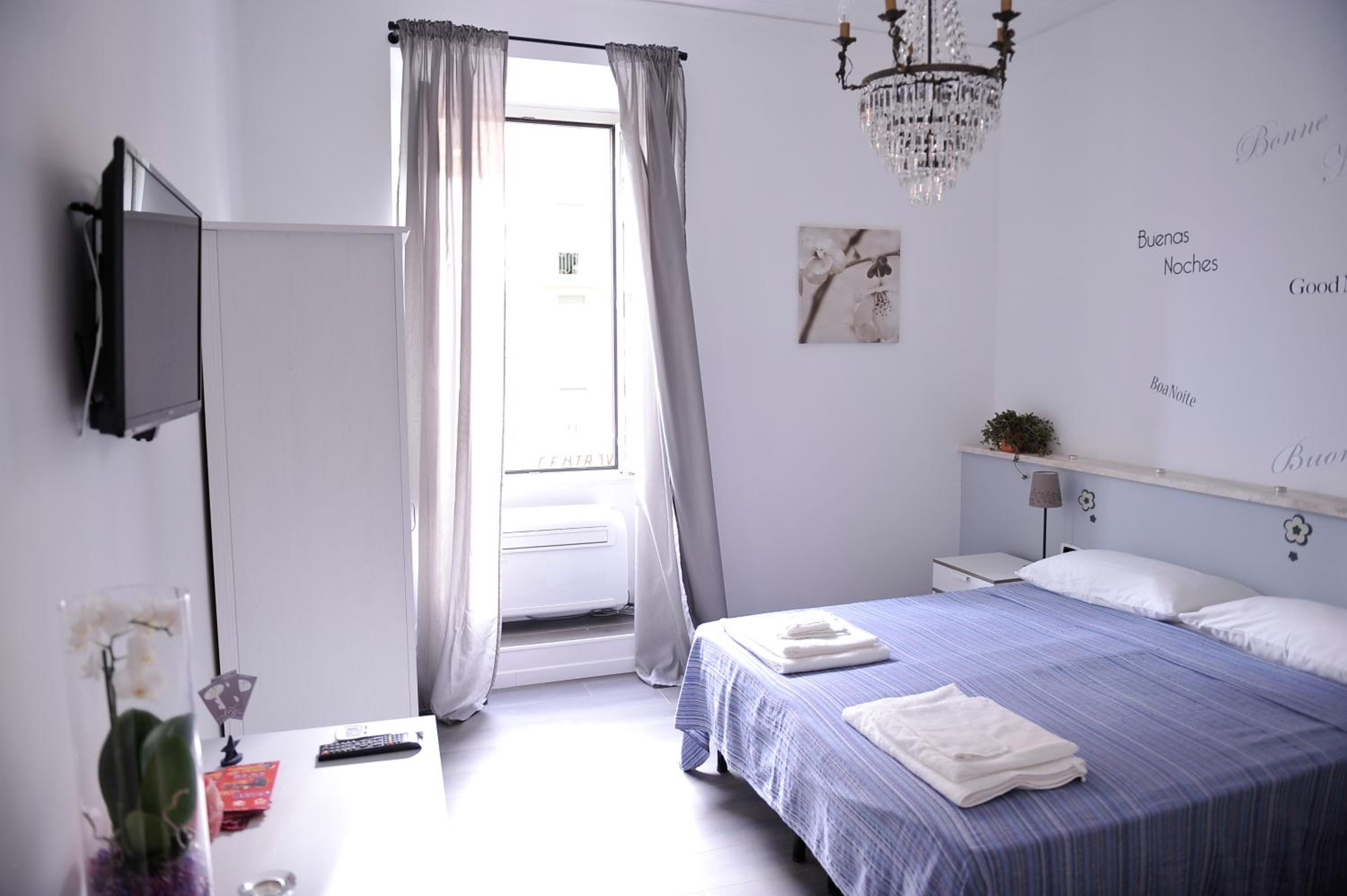Triple Room with City View