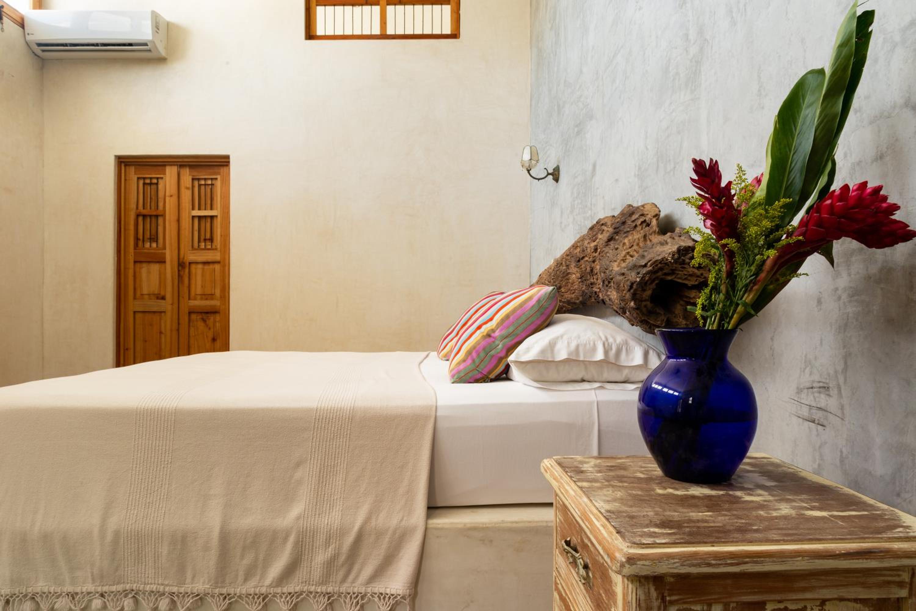 Suite with Garden View - Photo 14