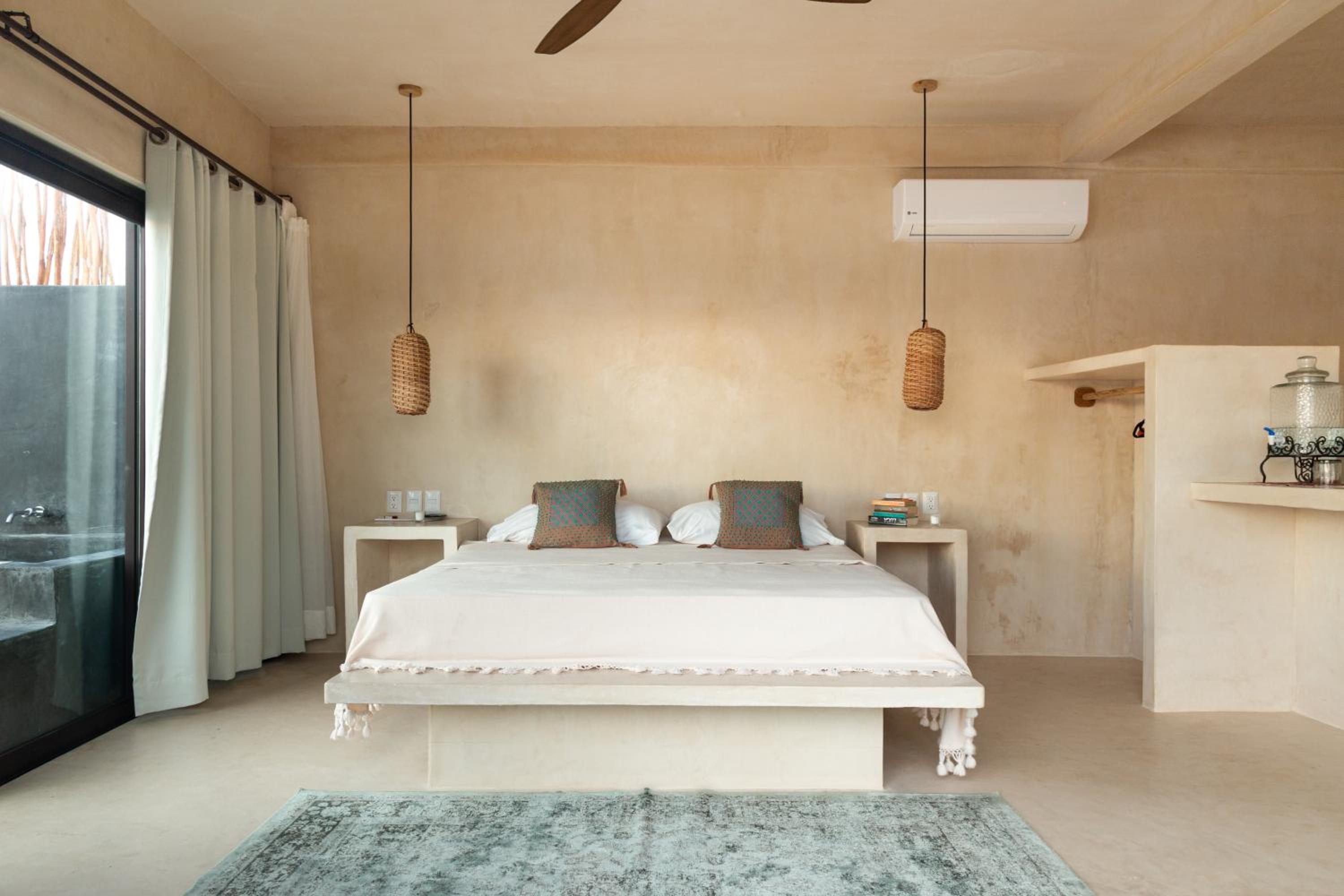 Master Deluxe Oceanfront king size bed with plunge pool and terrace - Photo 7