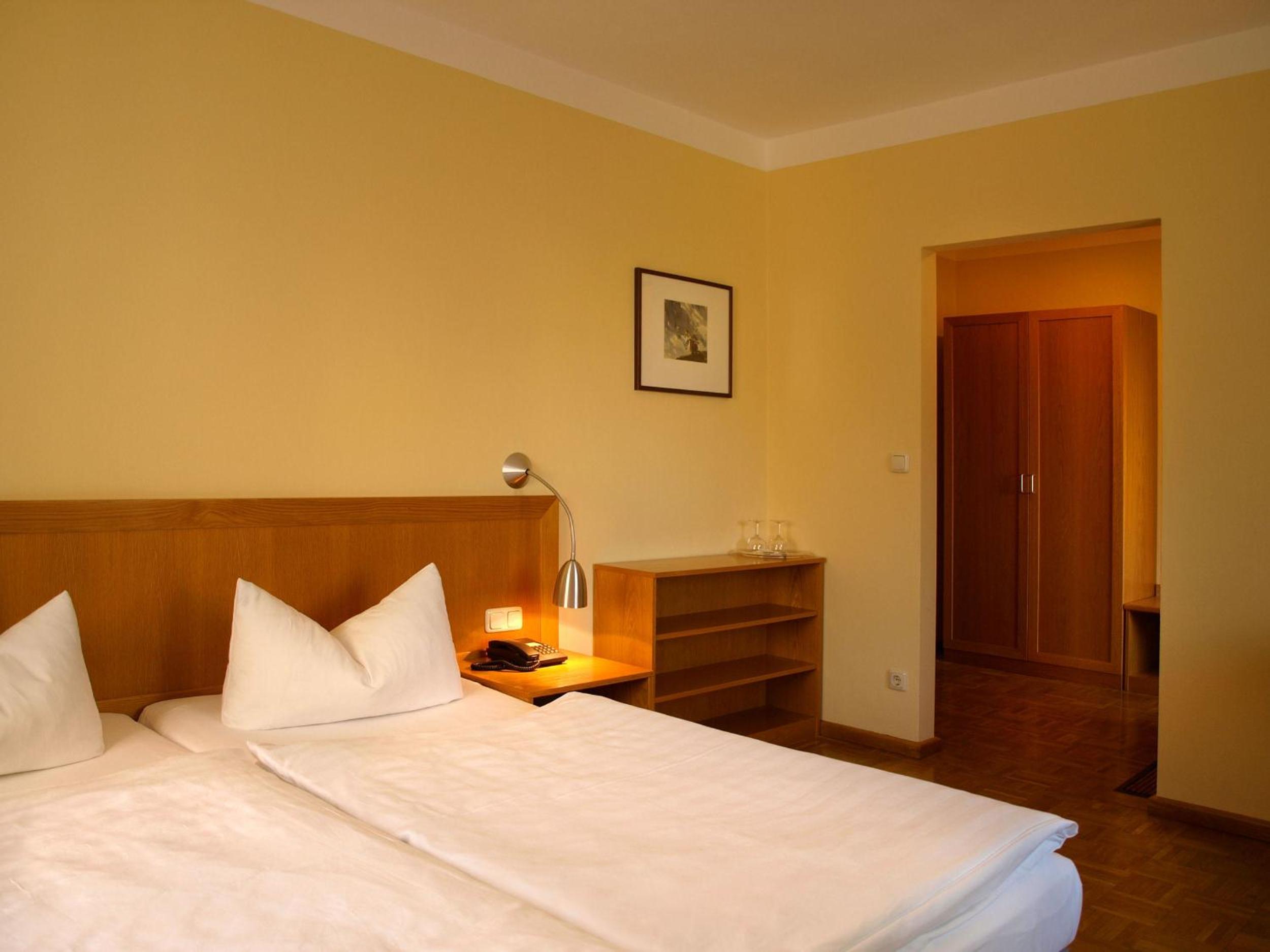 Standard Double Room - Photo 4
