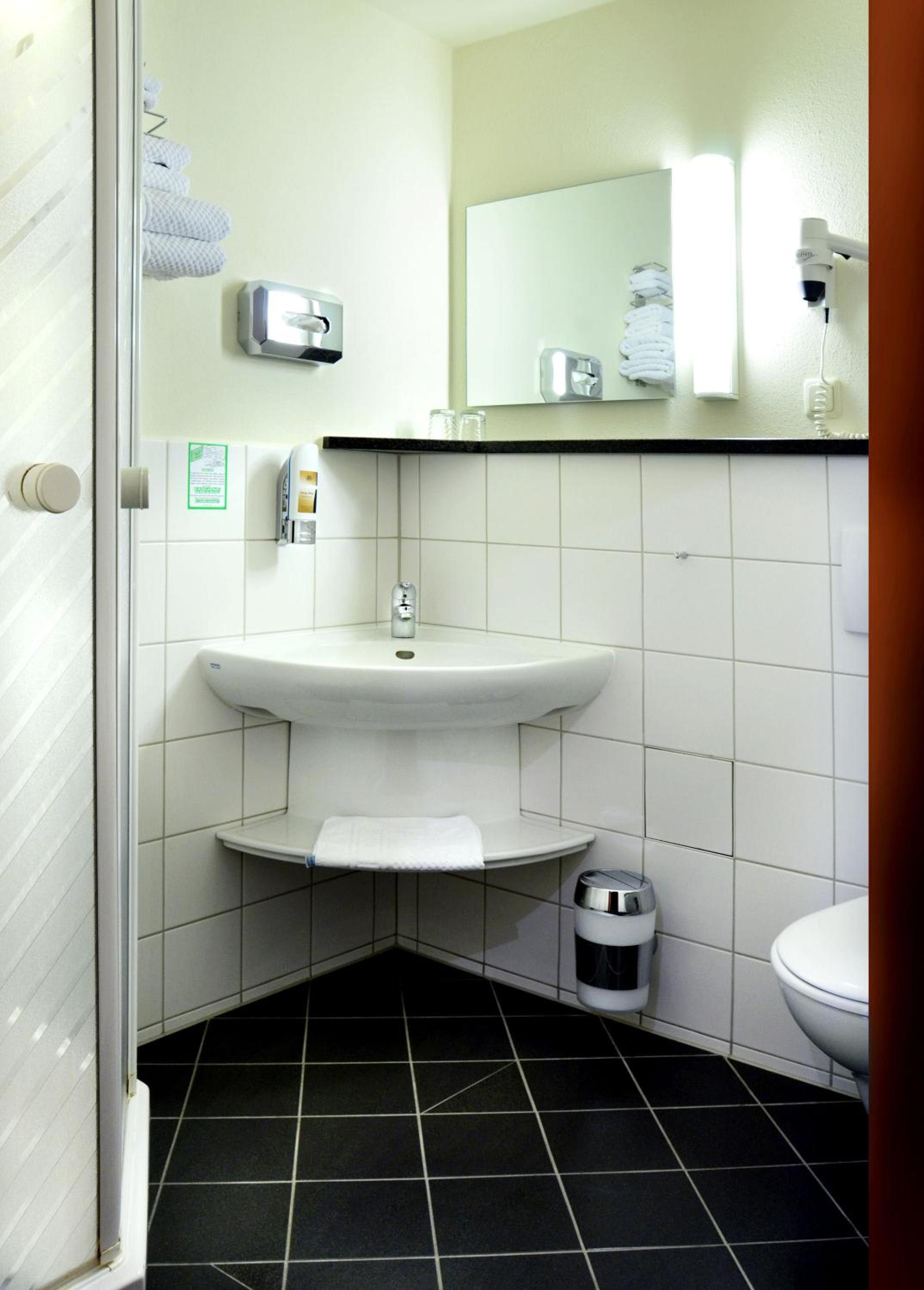 Standard Double Room - Photo 3