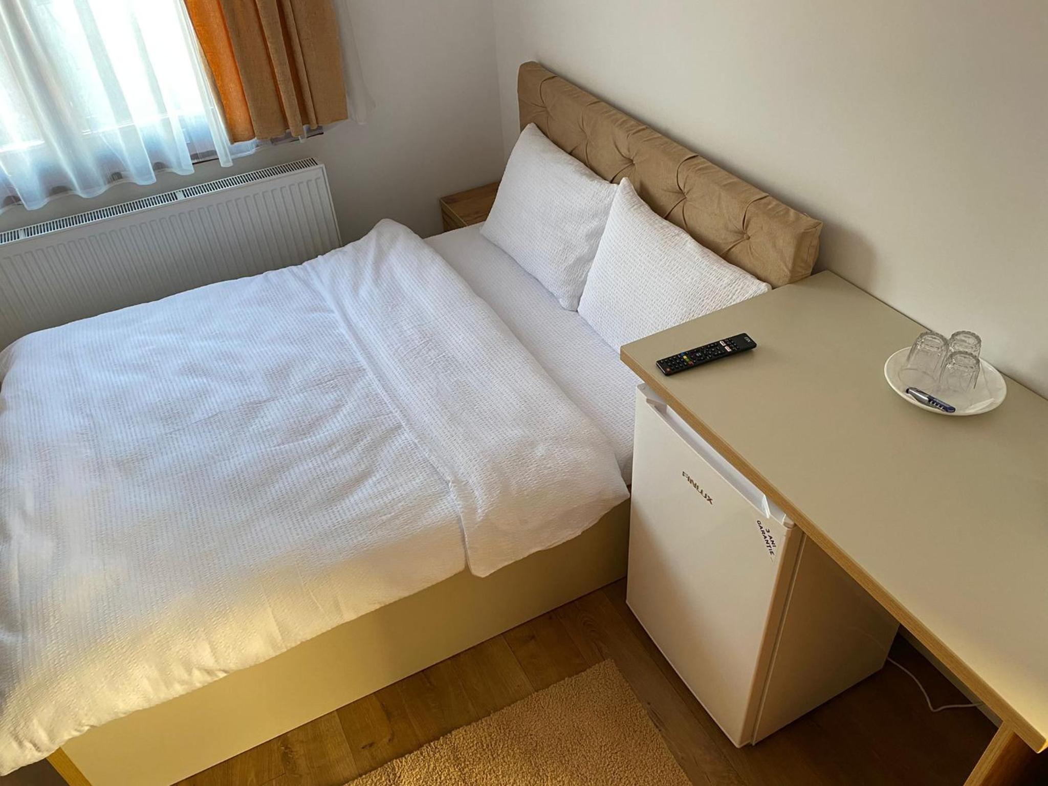 Double Room - Photo 2