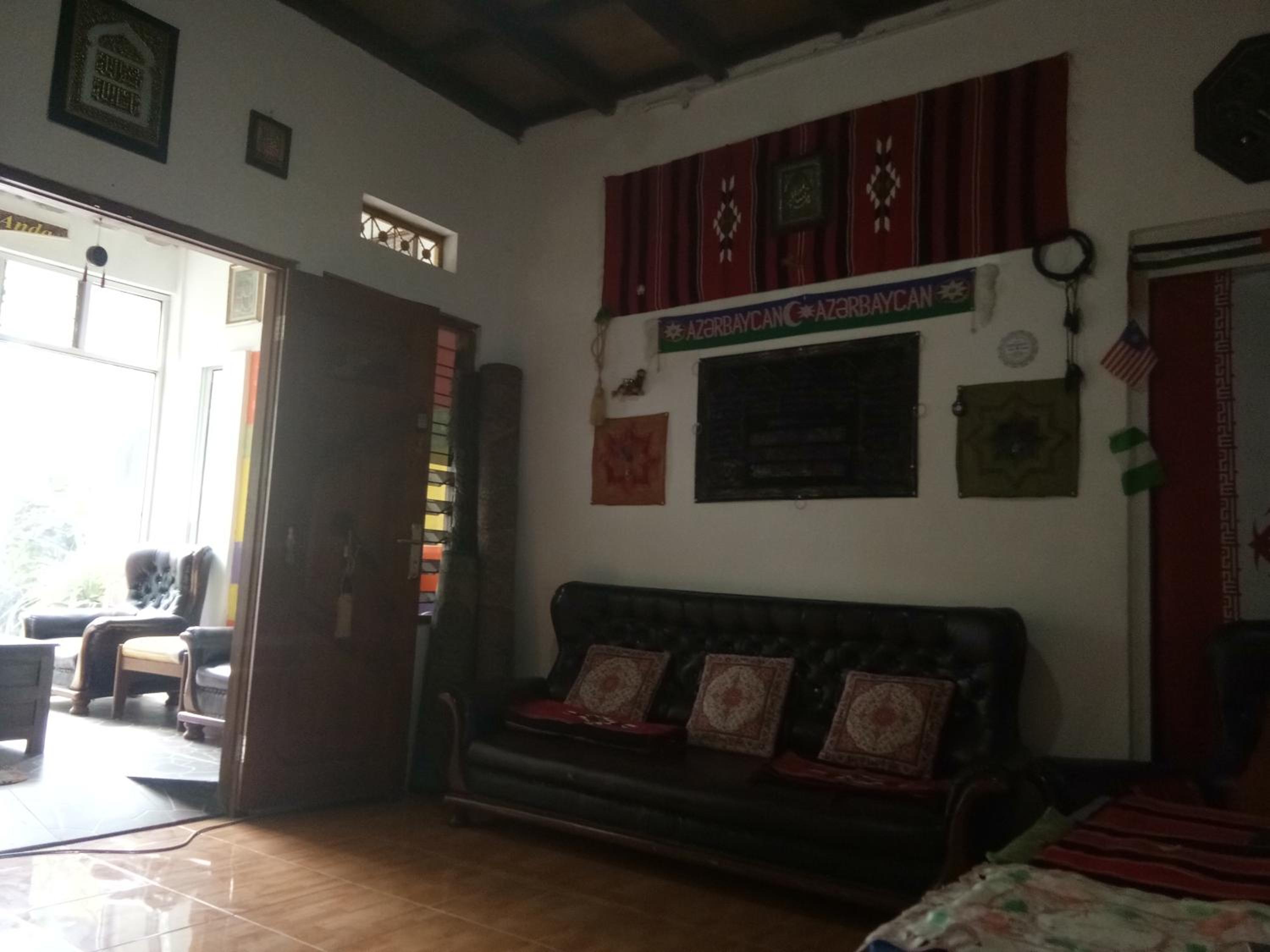 Large Double Room - Photo 1