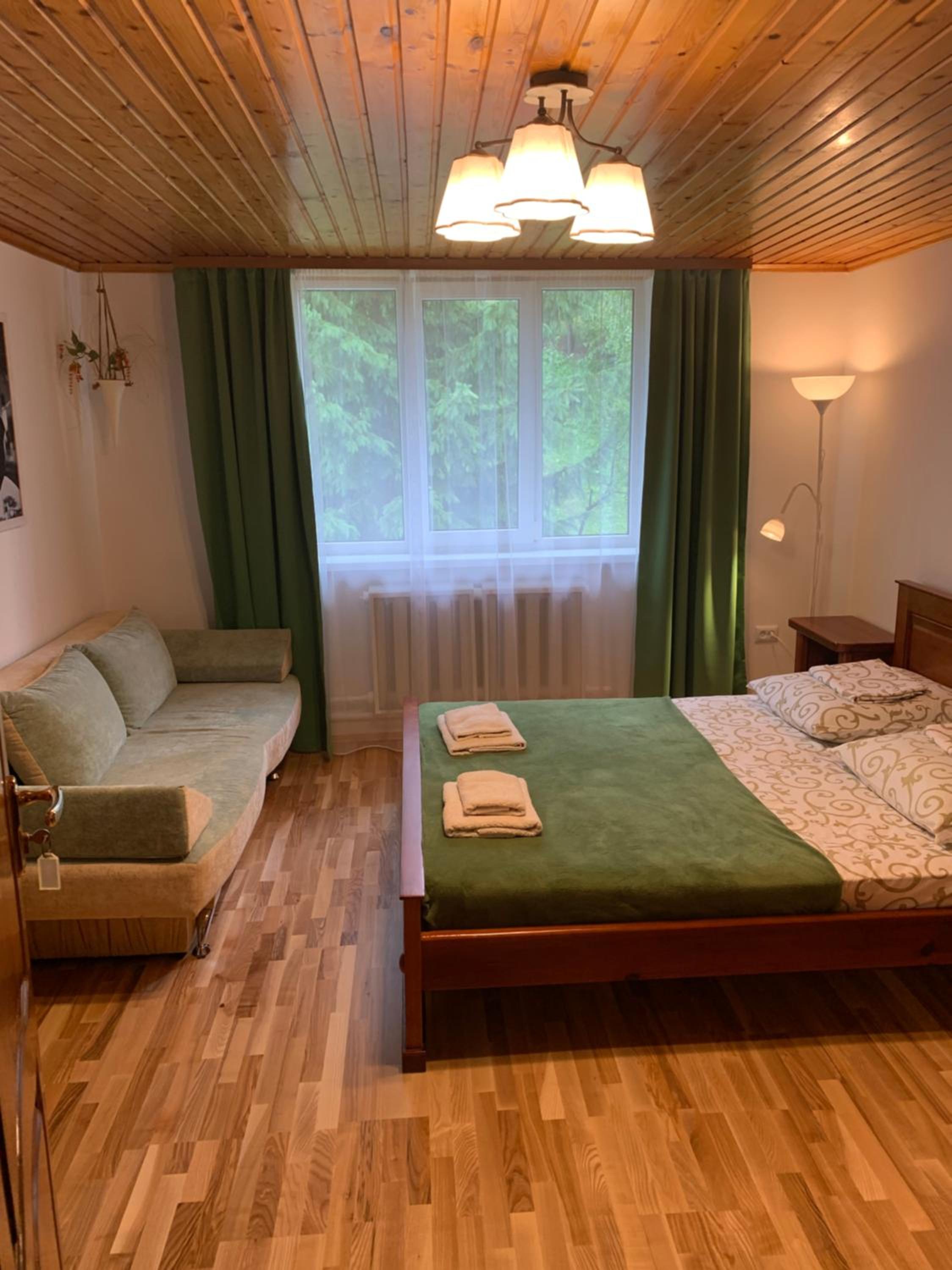 Basic Triple Room with Shared Bathroom photo 1