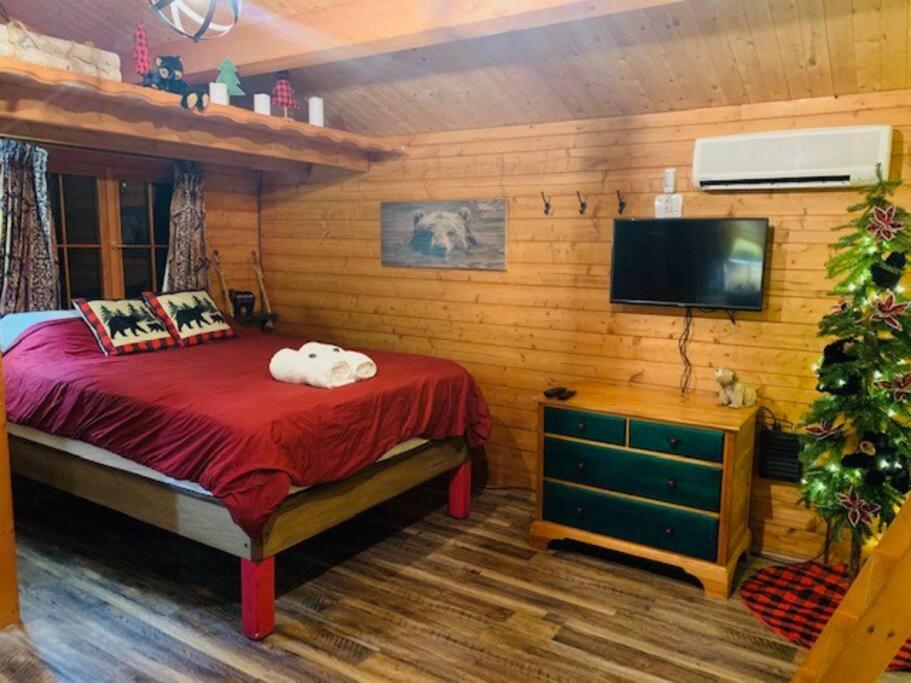 One-Bedroom House - Photo 34