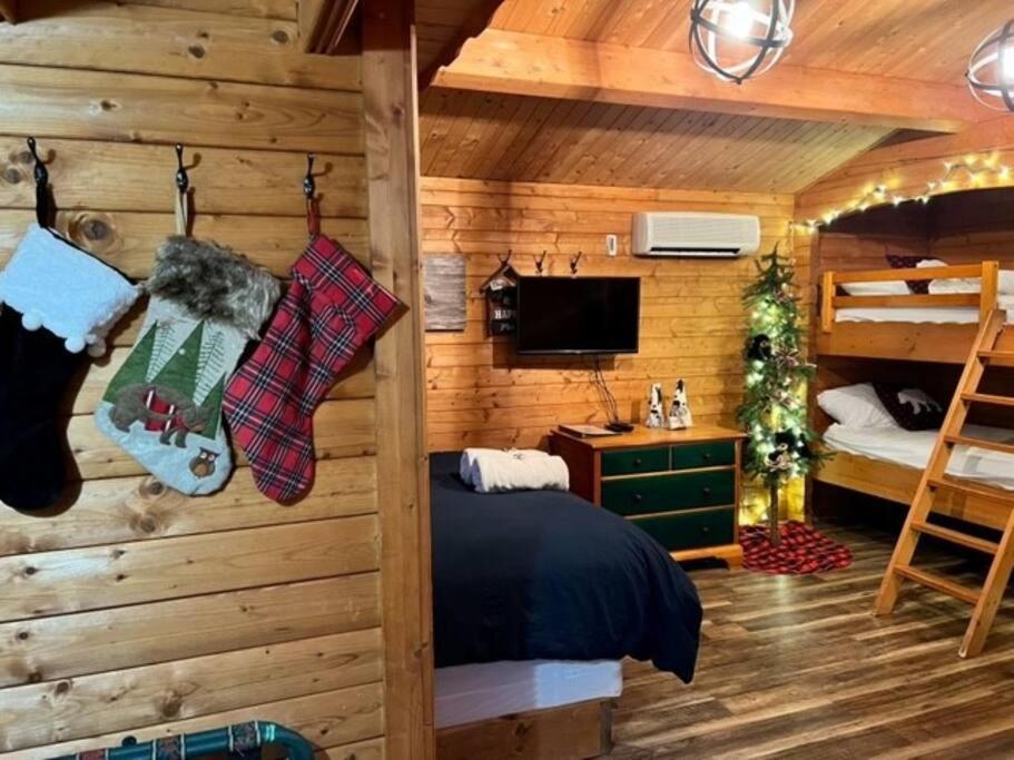 One-Bedroom House - Photo 10