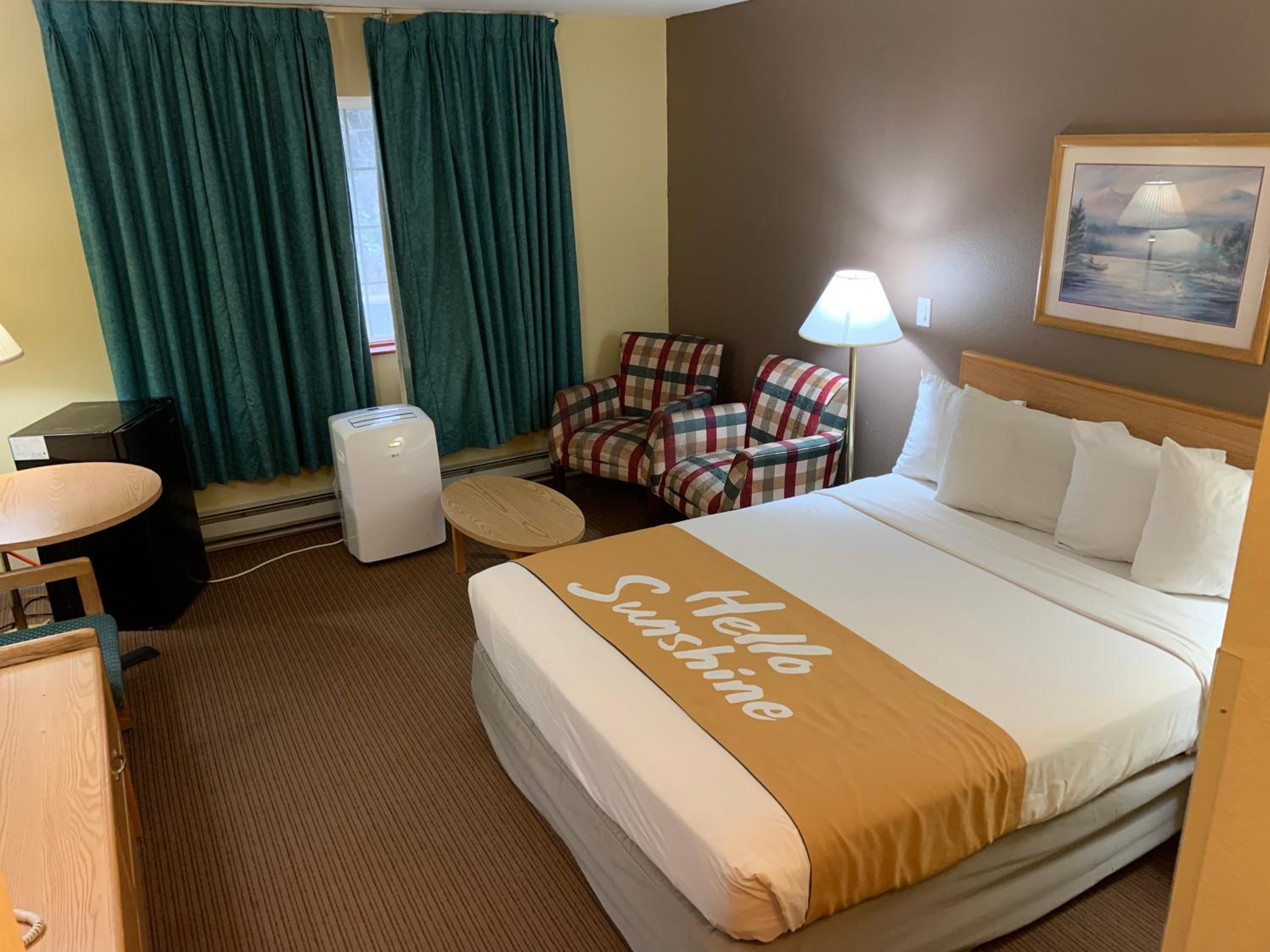 Queen Room - Non-Smoking - Photo 1