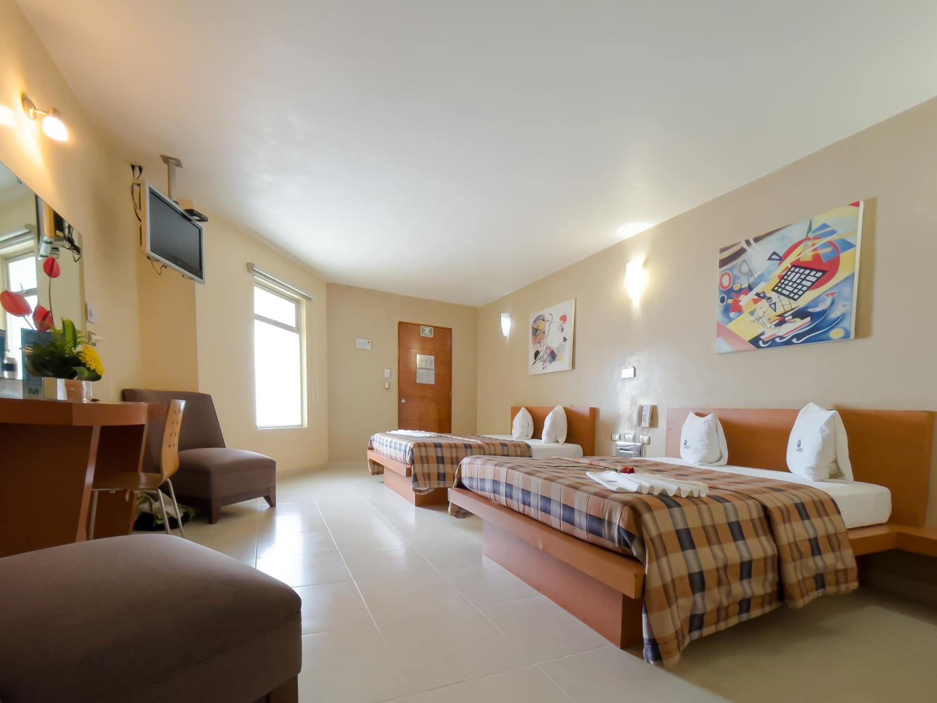 Double Room with Two Double Beds photo 1