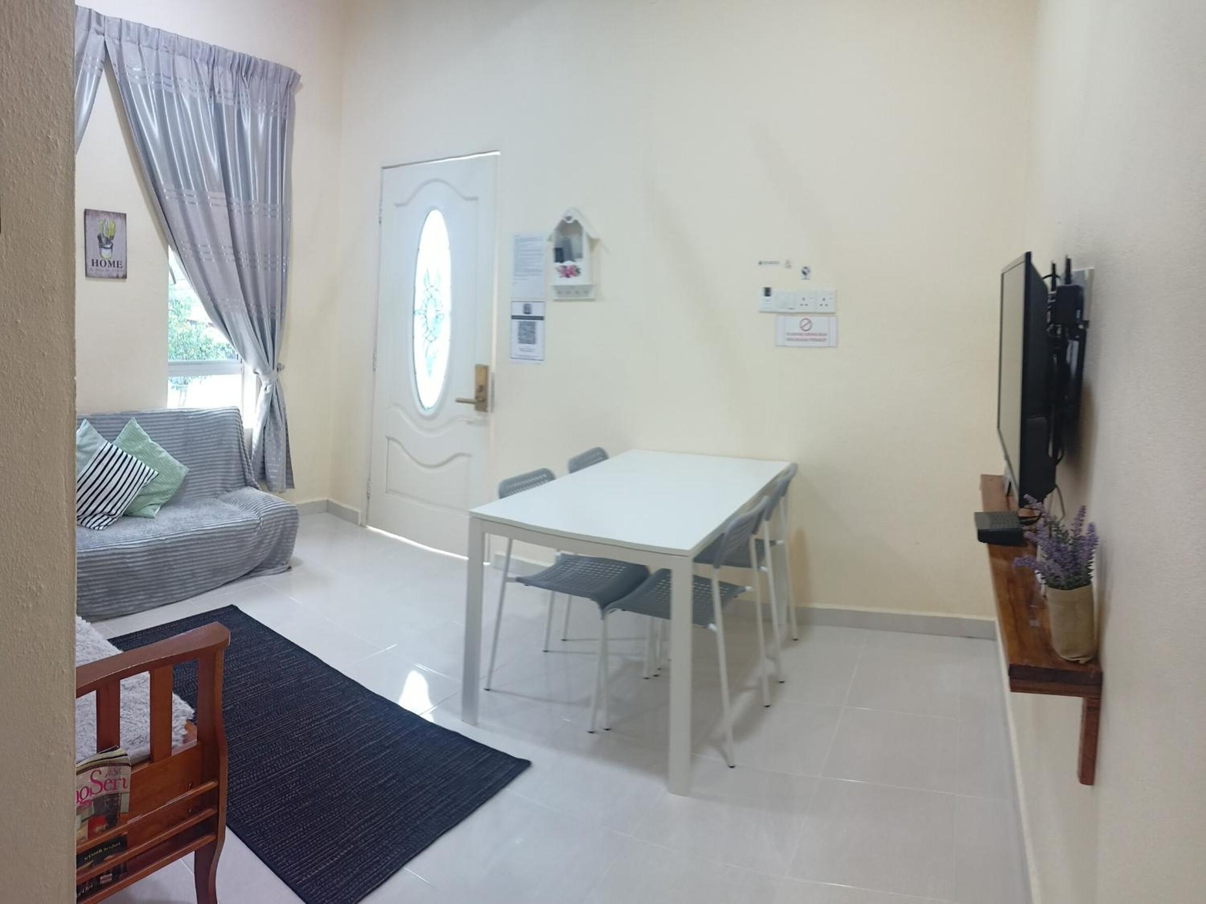Two-Bedroom Townhouse photo 1