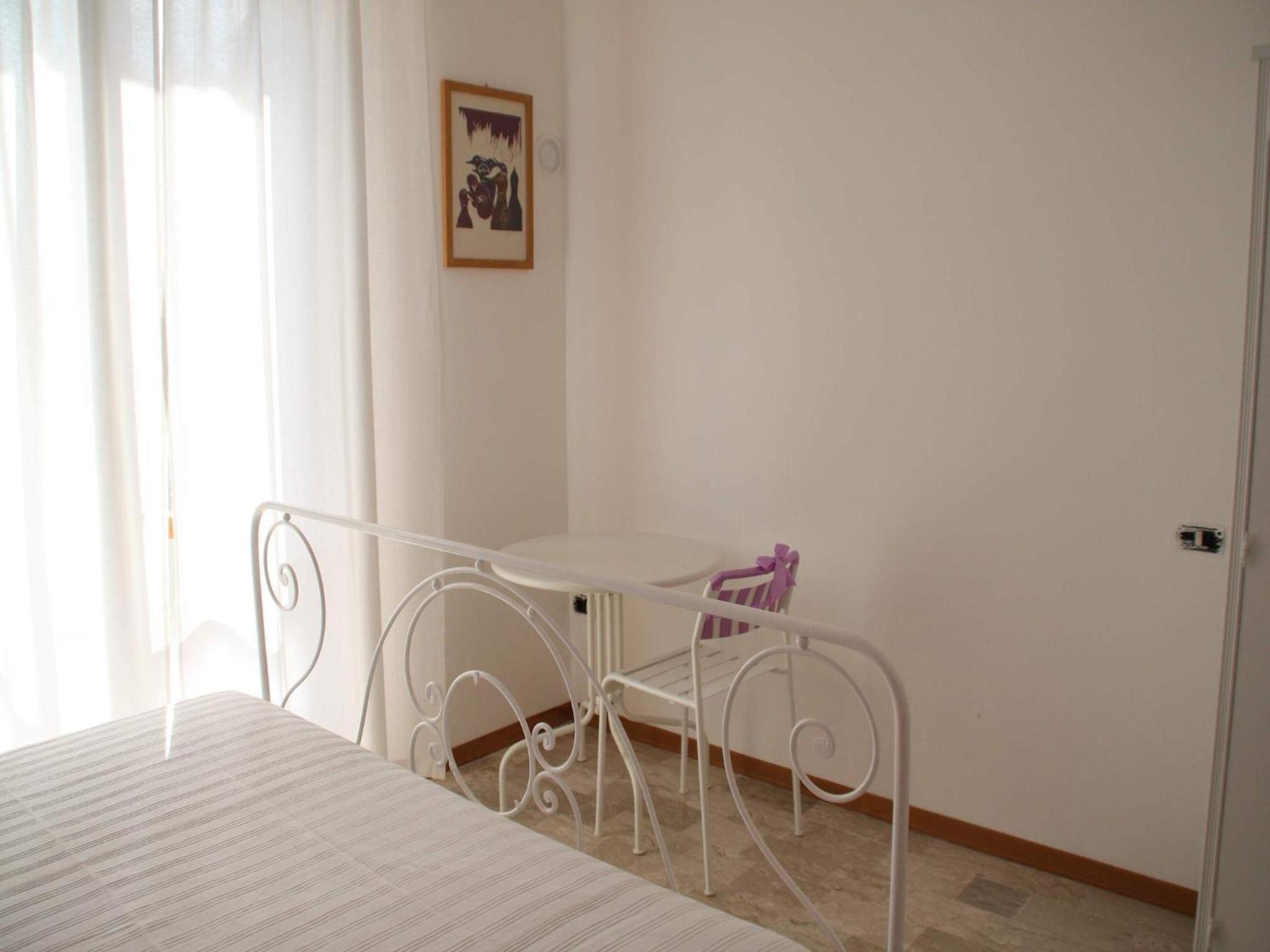Standard Double Room with Shared Bathroom photo 2