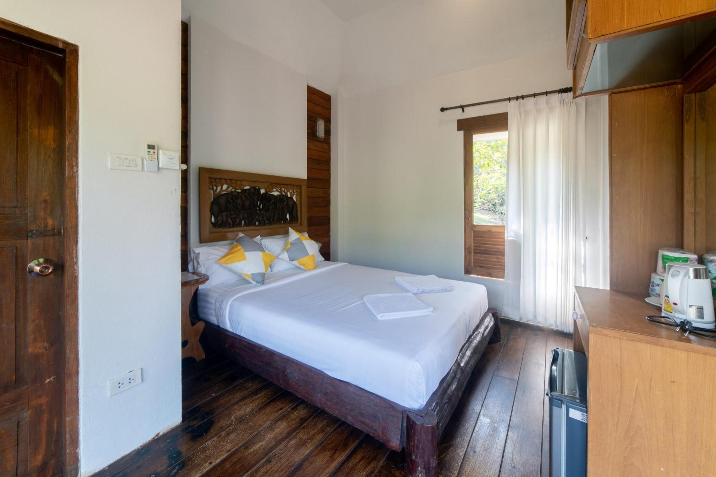 Deluxe Bungalow - Photo 4