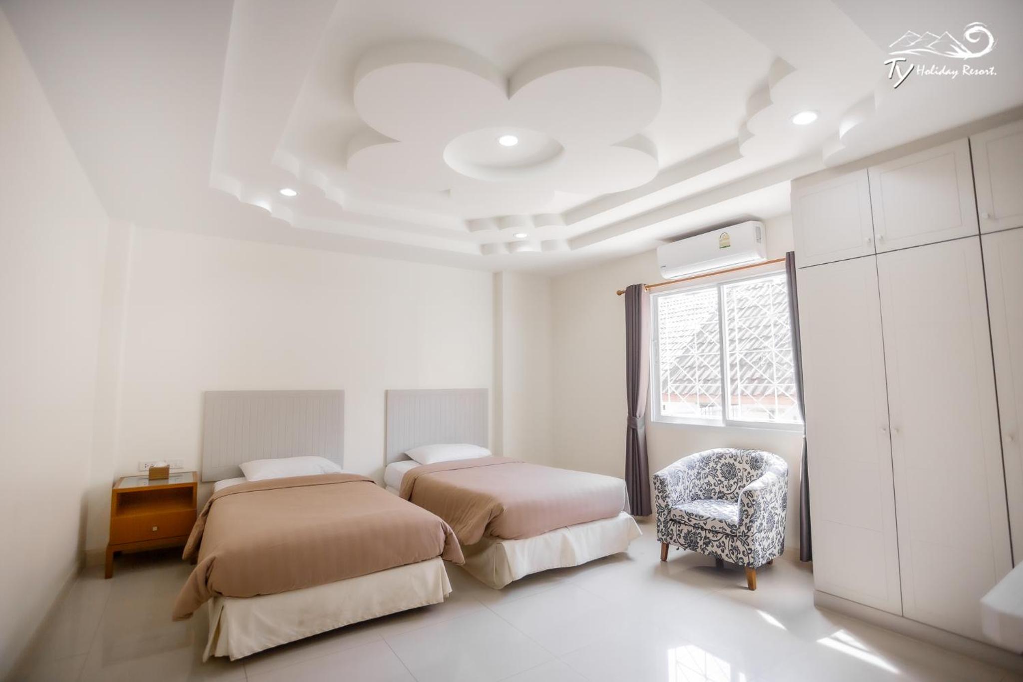Seven-Bedroom Villa with Private Pool  216 - Photo 3