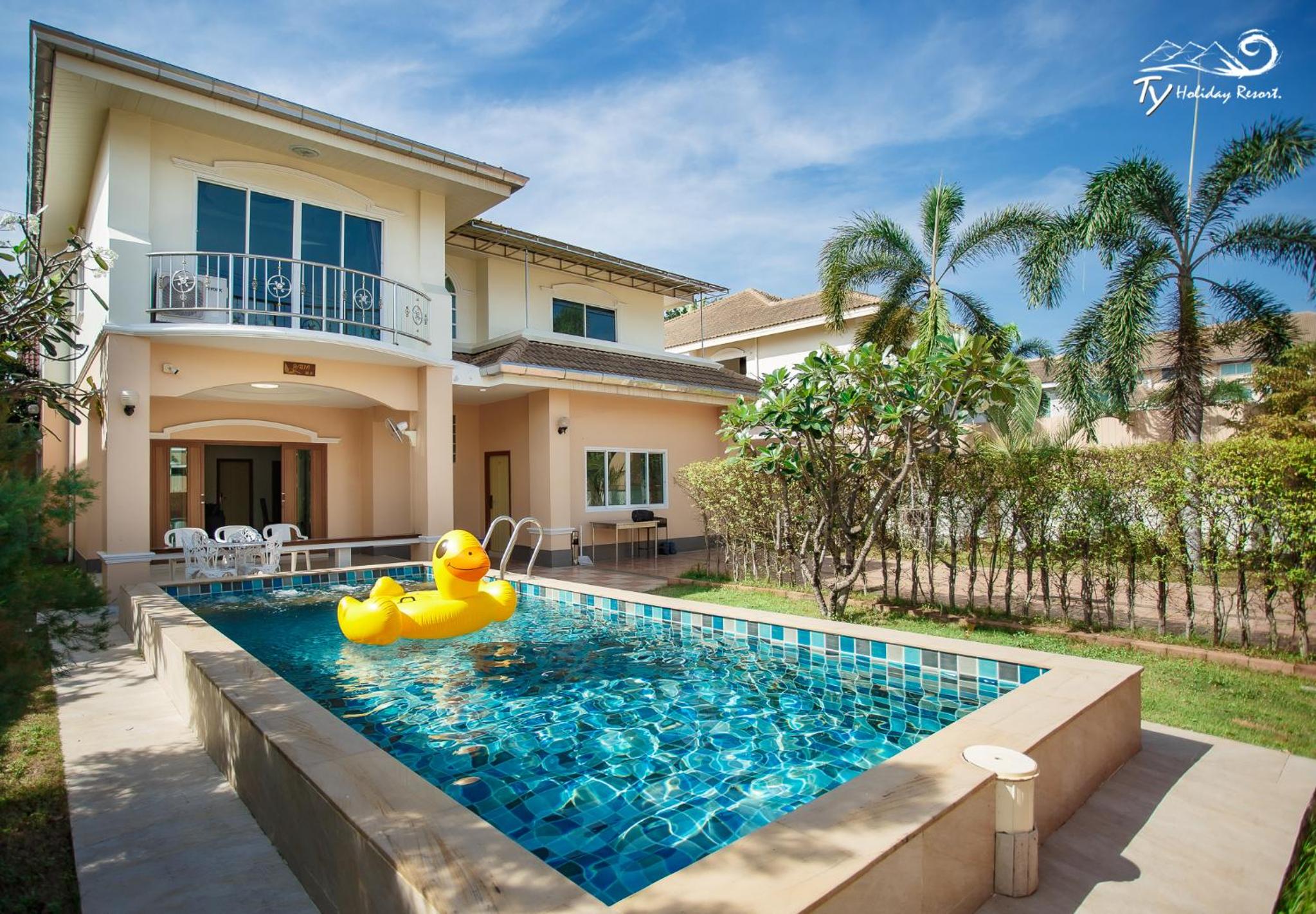 Seven-Bedroom Villa with Private Pool  216 - Photo 17