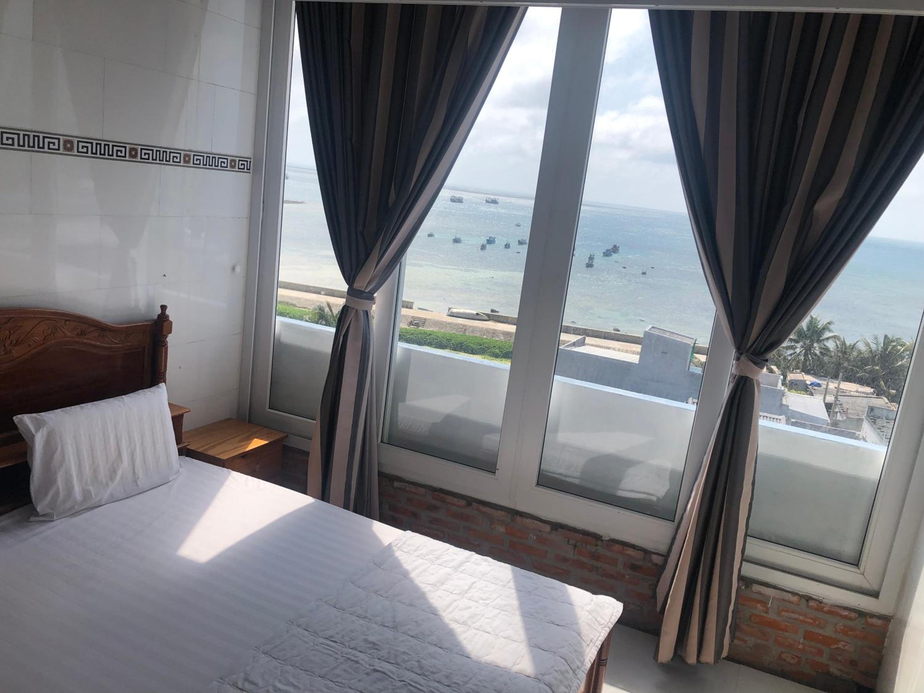 Double Room with Sea View photo 2