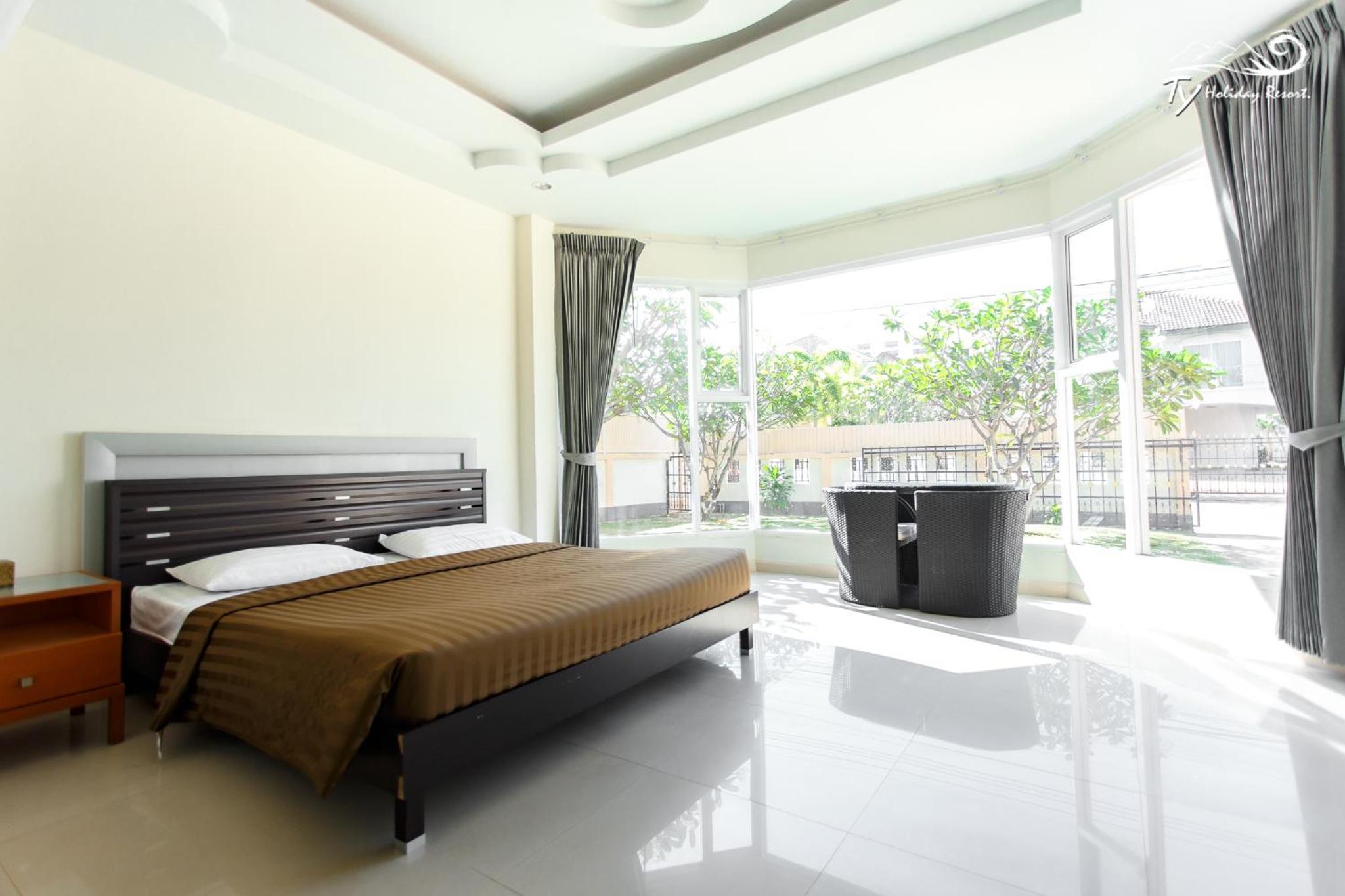 Seven-Bedroom Villa with Private Pool 233	 - Photo 15