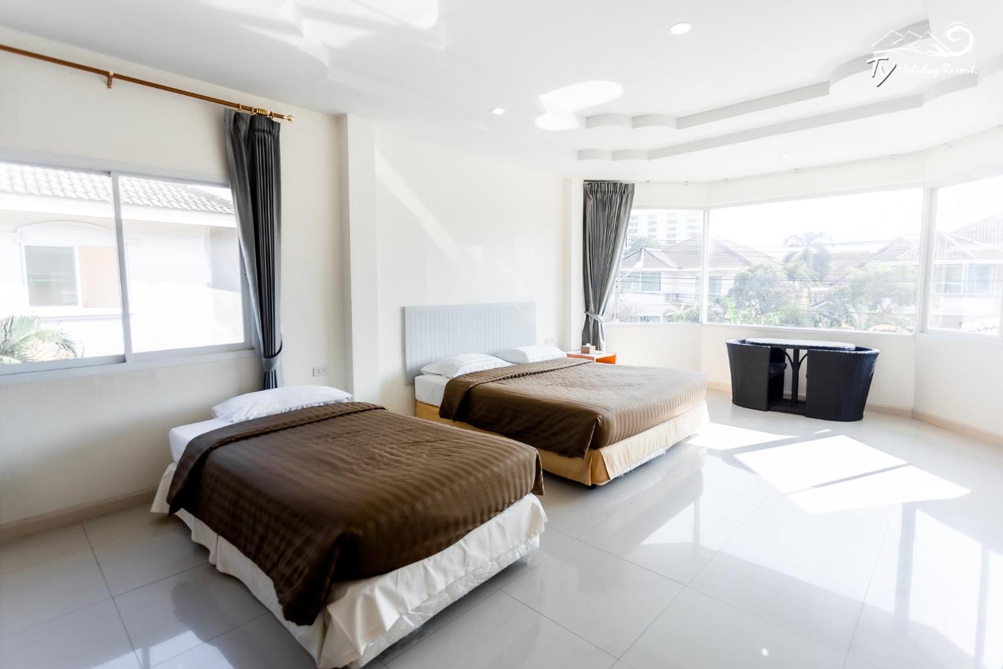 Seven-Bedroom Villa with Private Pool  235 - Photo 1