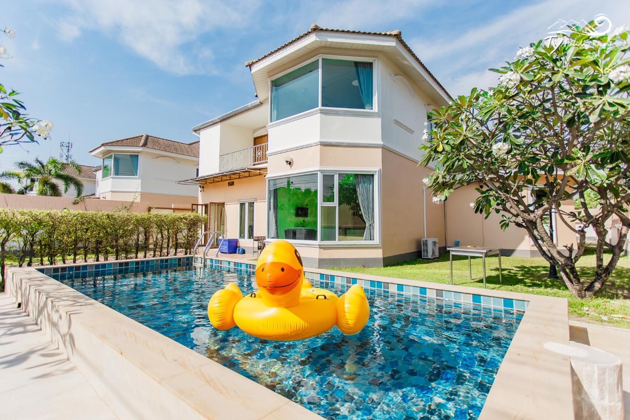 Seven-Bedroom Villa with Private Pool  235 - Photo 10