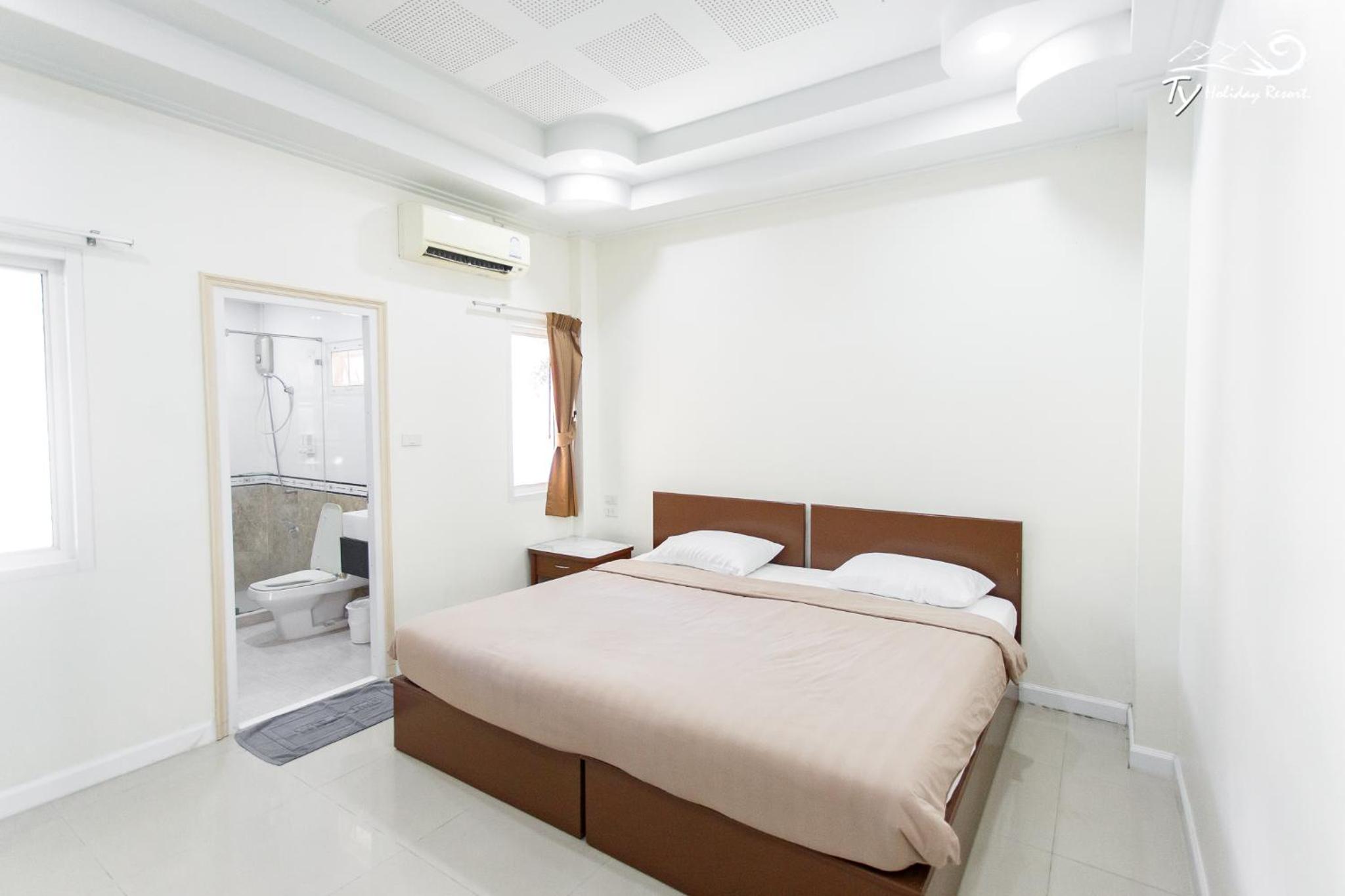 Seven-Bedroom Villa with Private Pool 231 - Photo 6