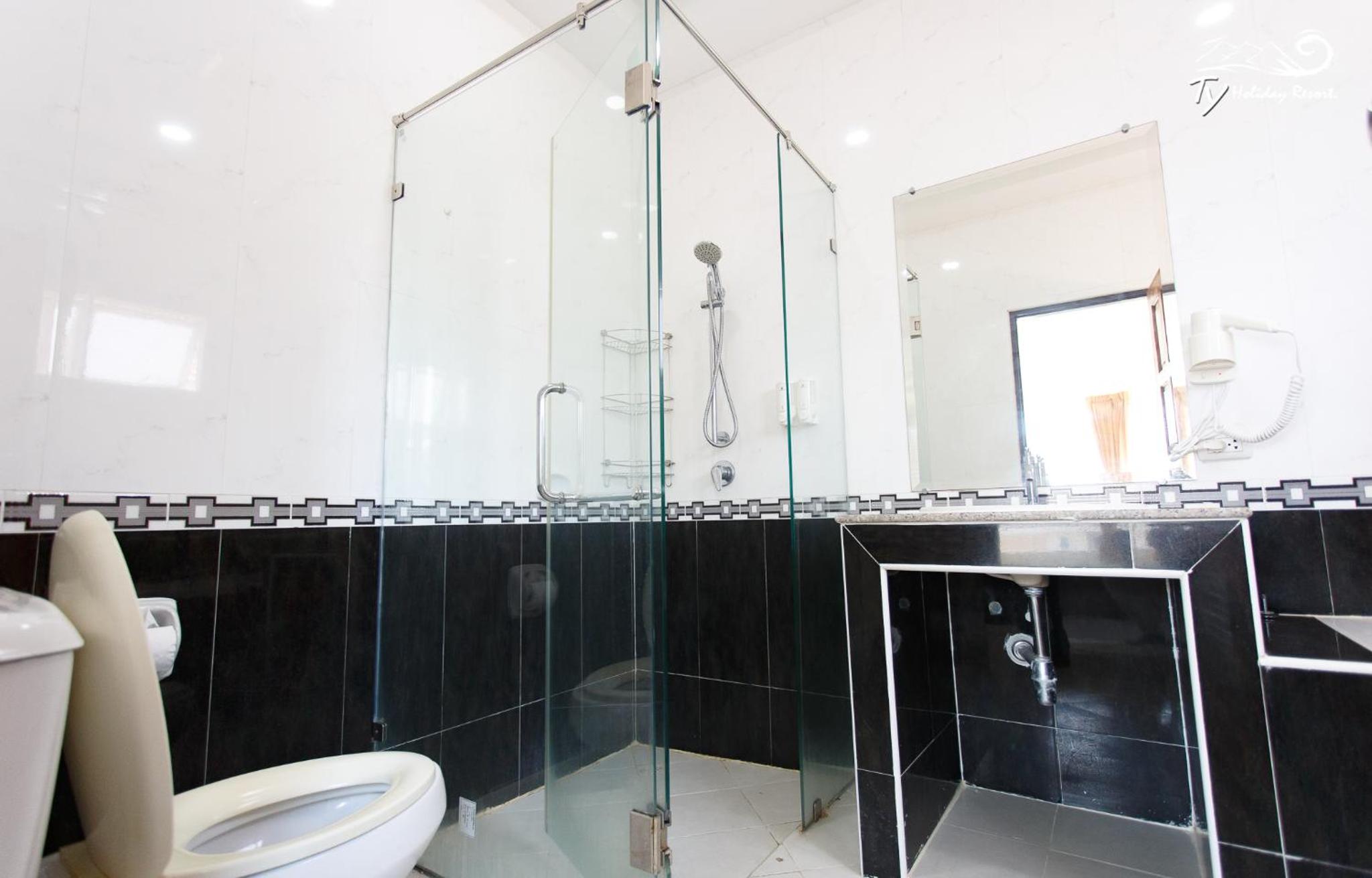 Seven-Bedroom Villa with Private Pool 231 - Photo 2