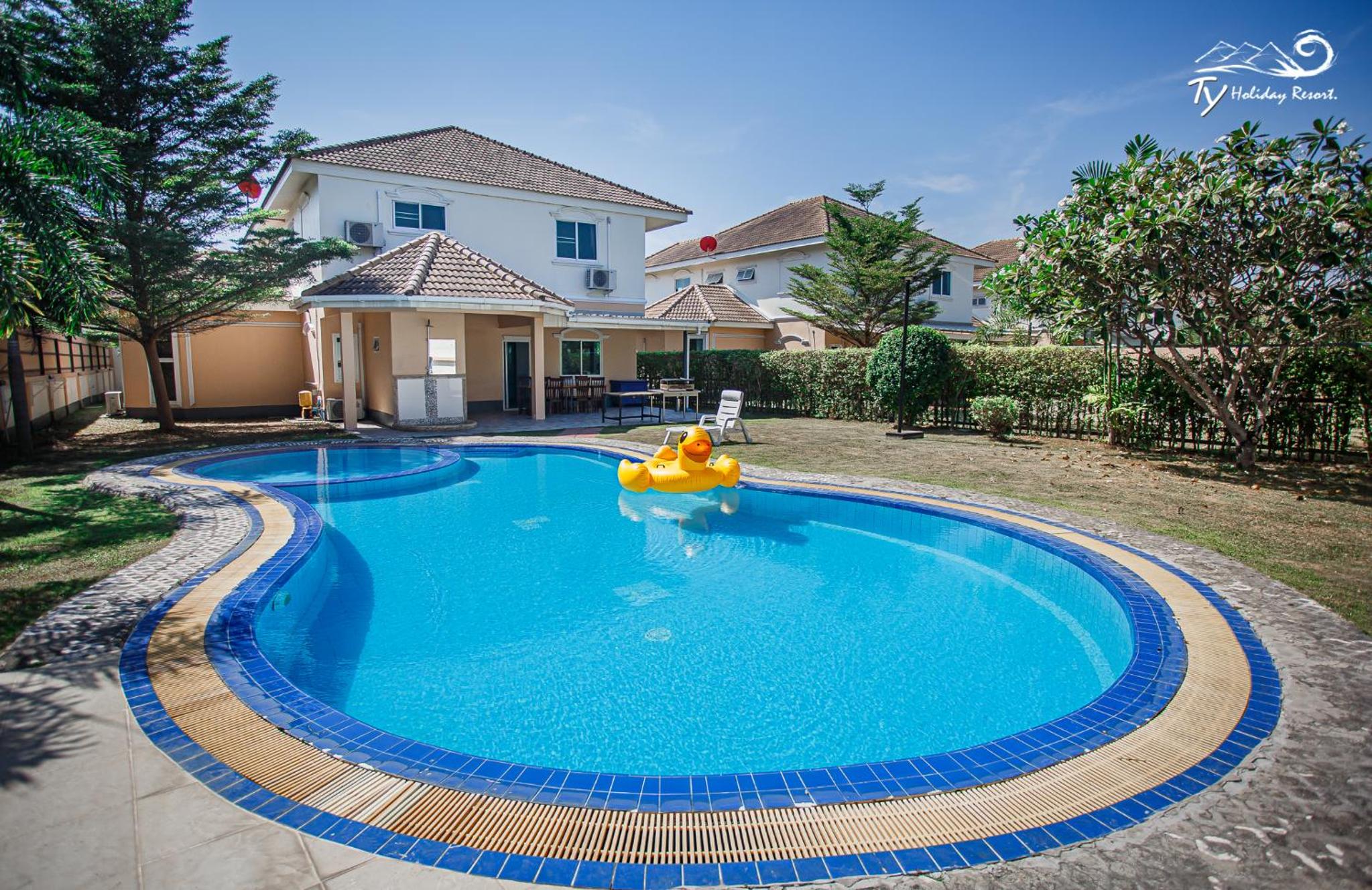 Seven-Bedroom Villa with Private Pool 231 - Photo 16