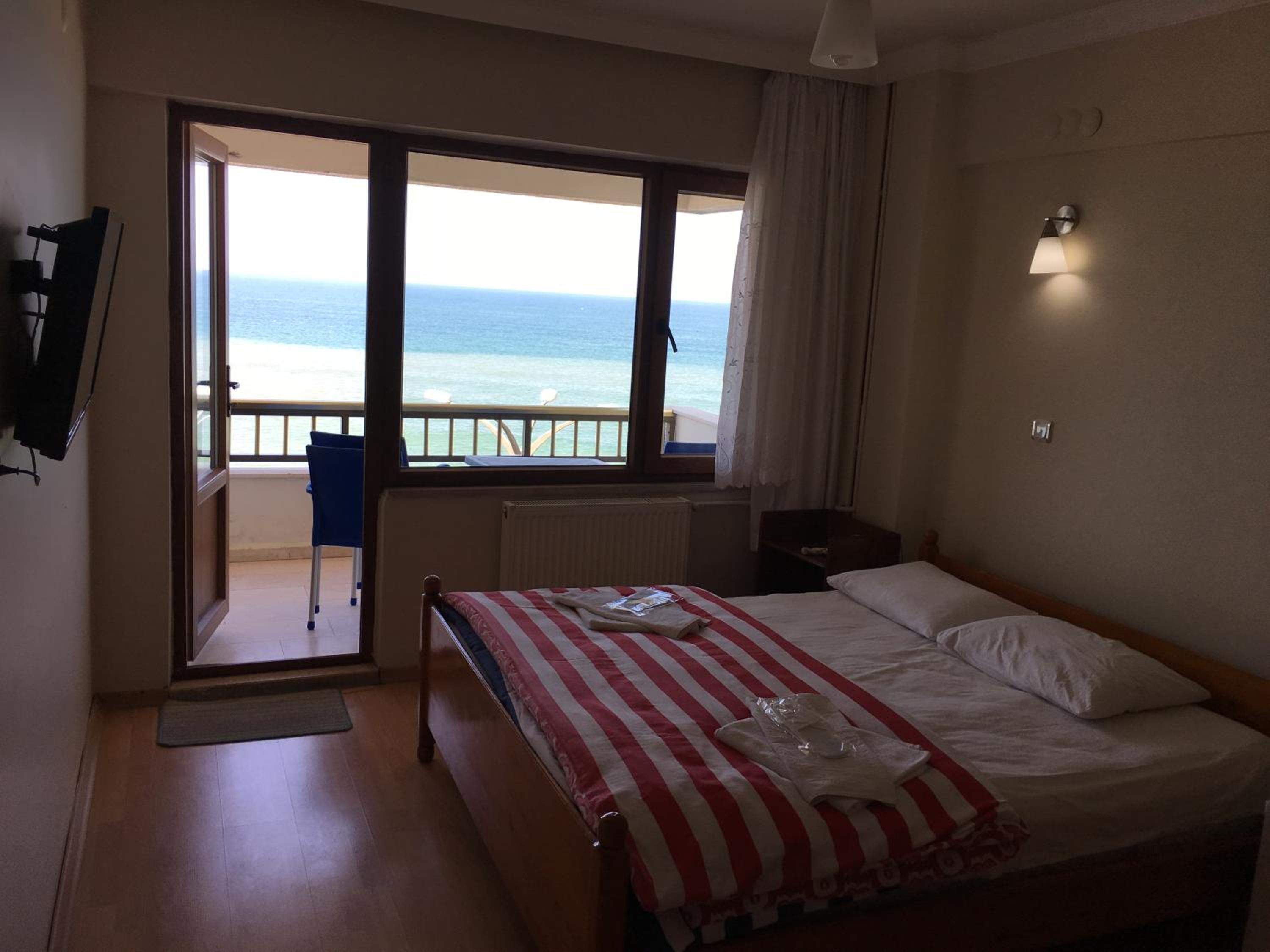 Double or Twin Room with Sea View