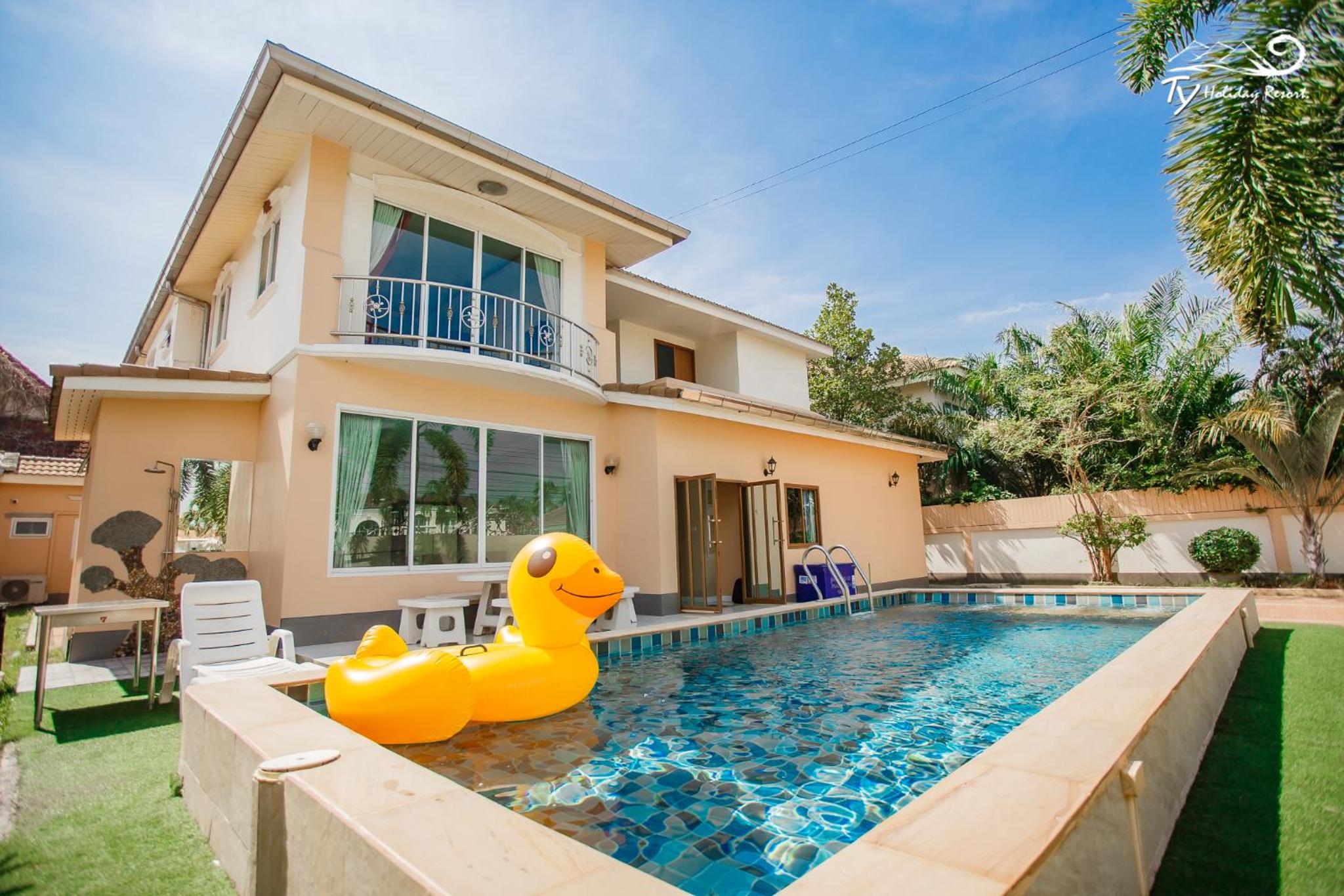Eight-Bedroom Villa with Private Pool 220 - Photo 15