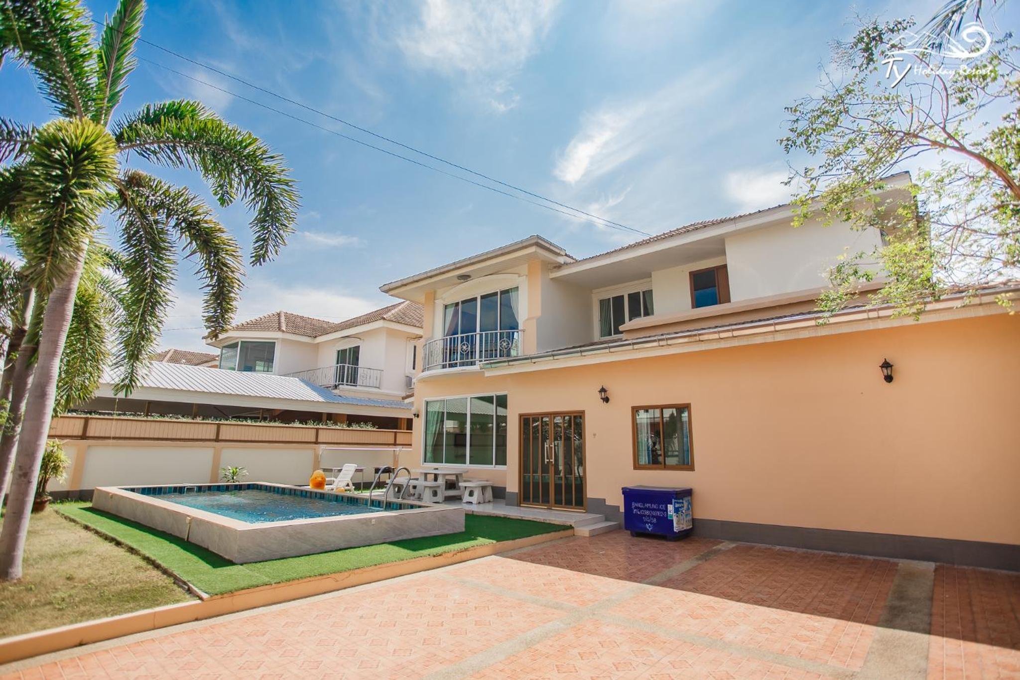 Eight-Bedroom Villa with Private Pool 220 - Photo 16