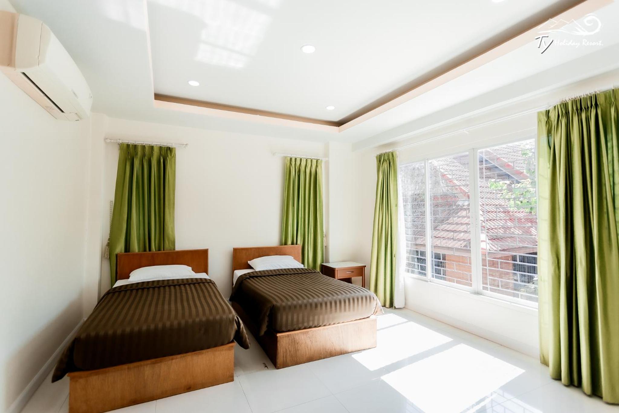 Eight-Bedroom Villa with Private Pool 220 - Photo 6