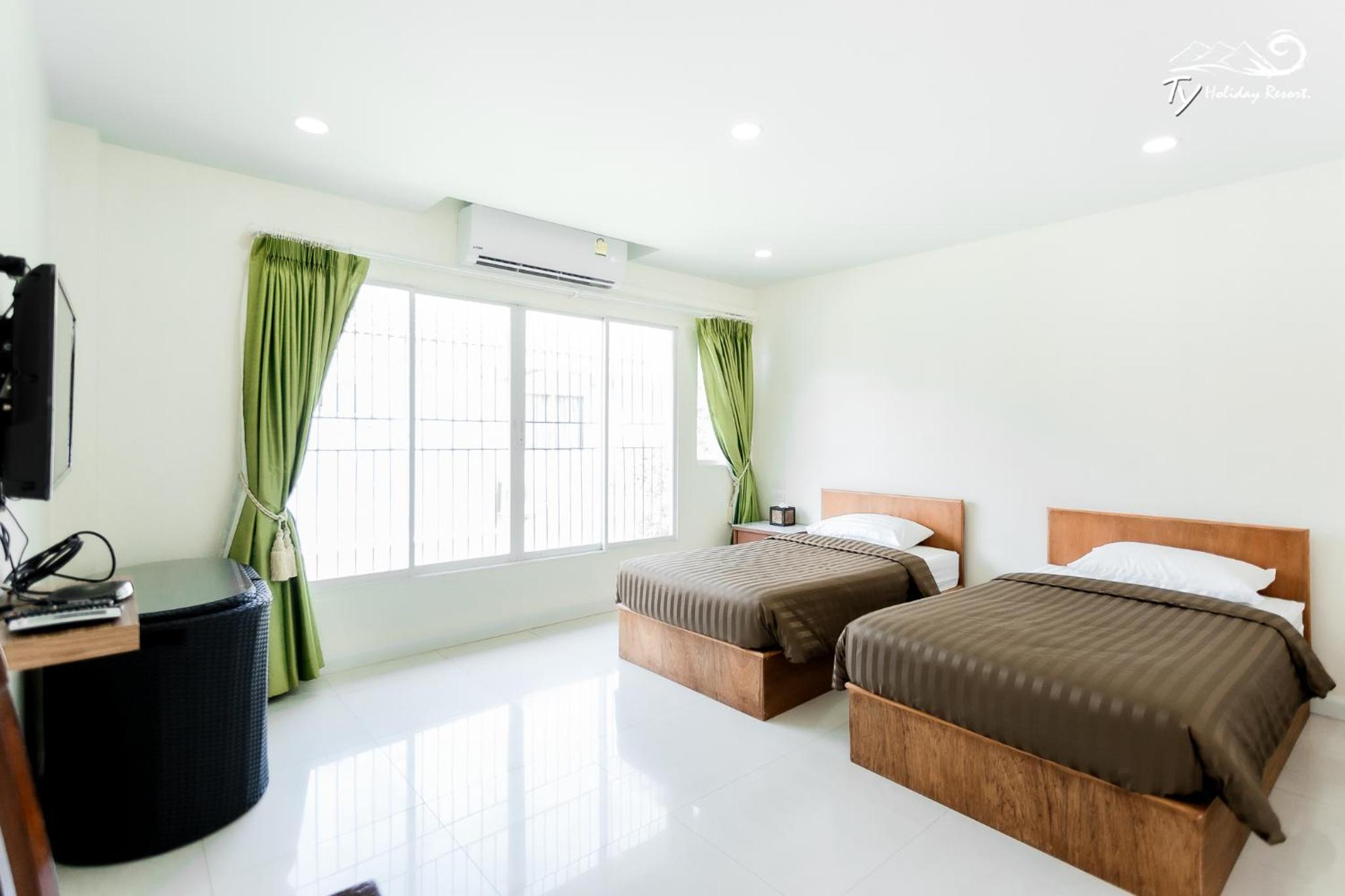 Eight-Bedroom Villa with Private Pool 220 - Photo 5