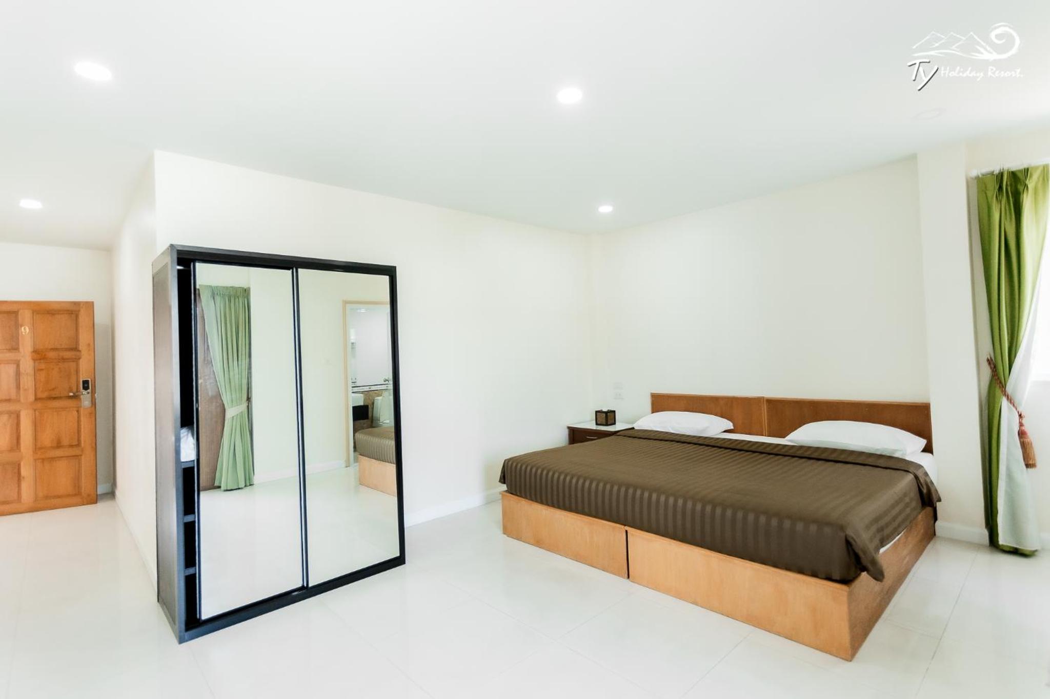 Eight-Bedroom Villa with Private Pool 220 - Photo 8